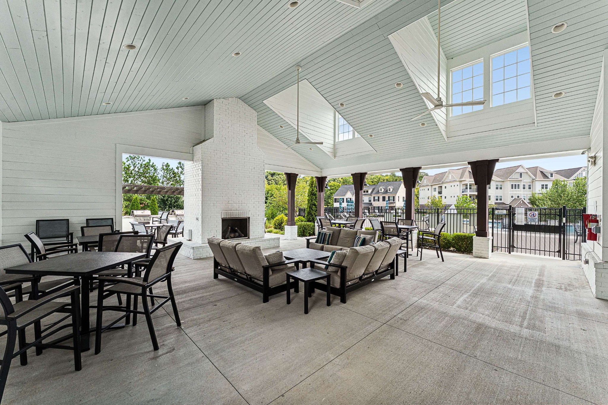 1000 Vintage Green Ln Unit: 1302
