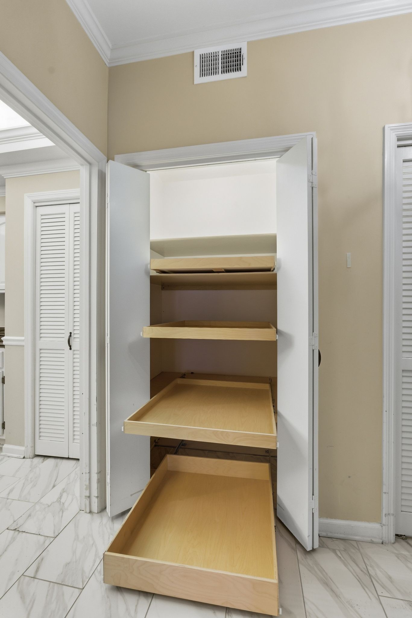 4500 Post Rd Unit: 4