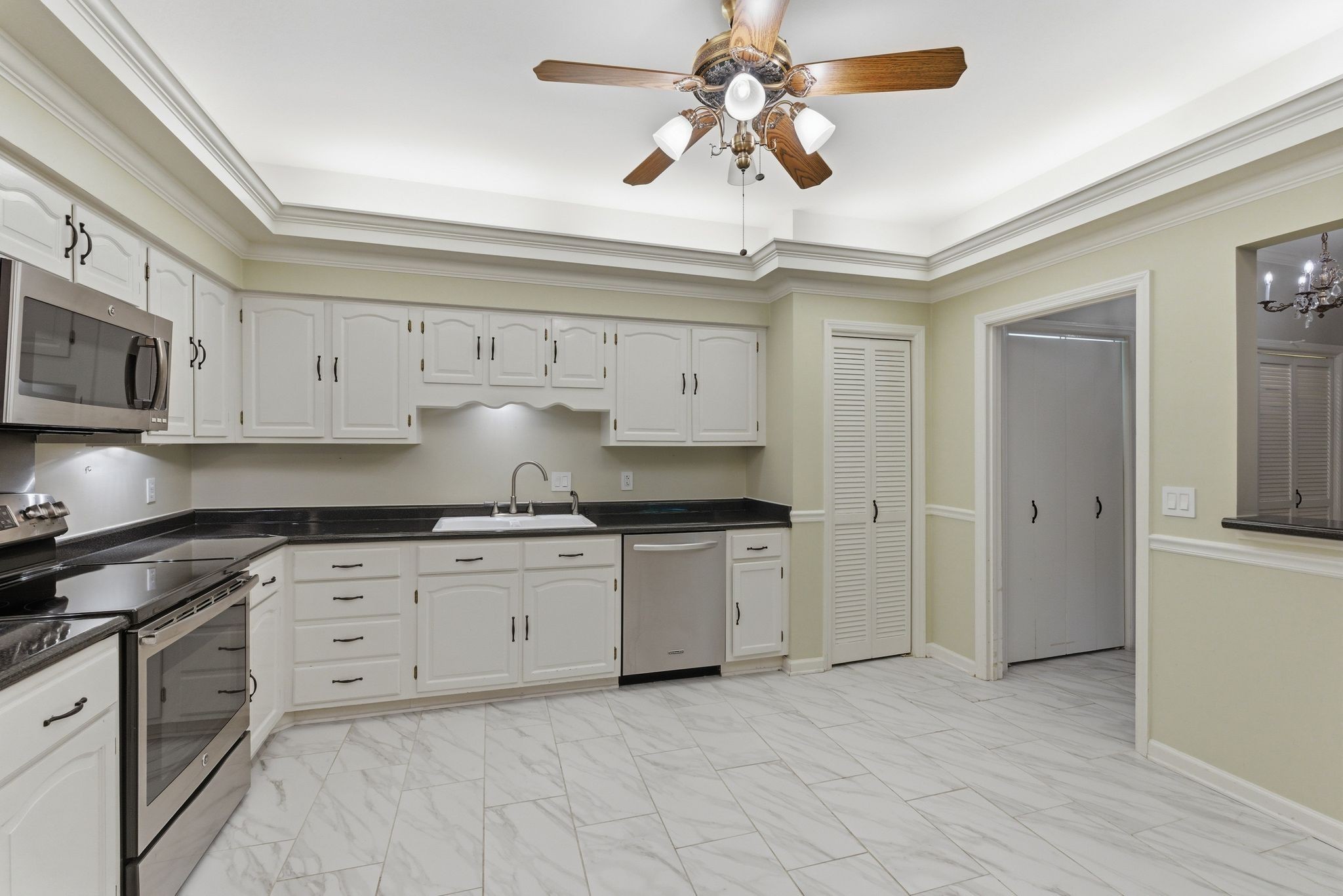 4500 Post Rd Unit: 4