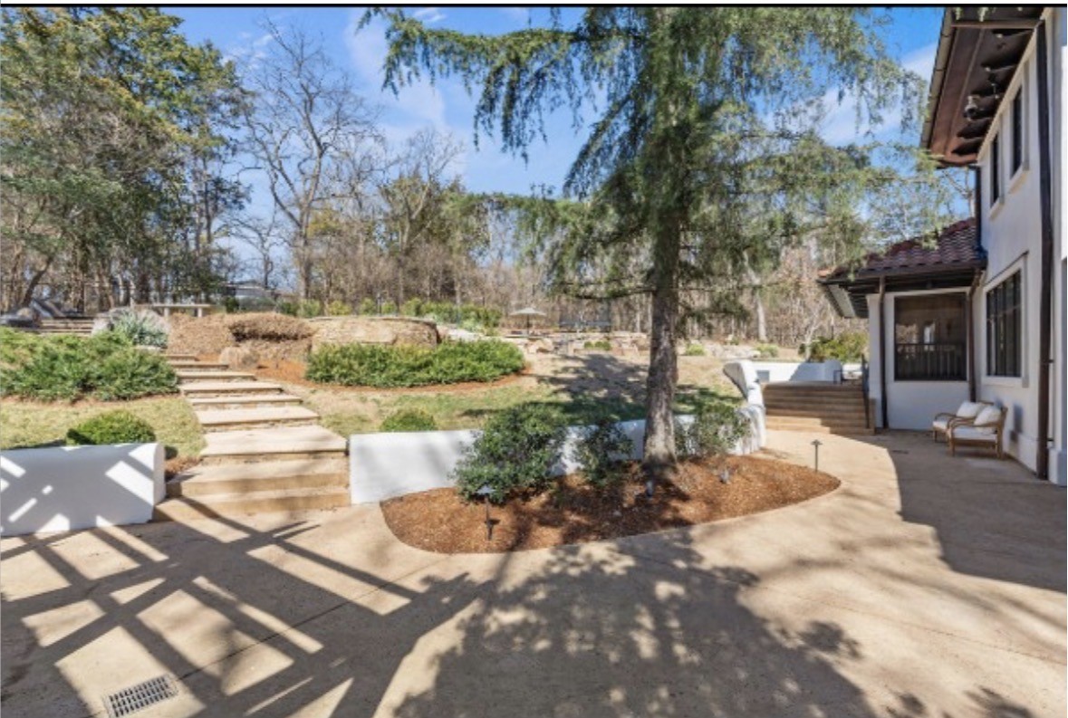 4301 Esteswood Dr
