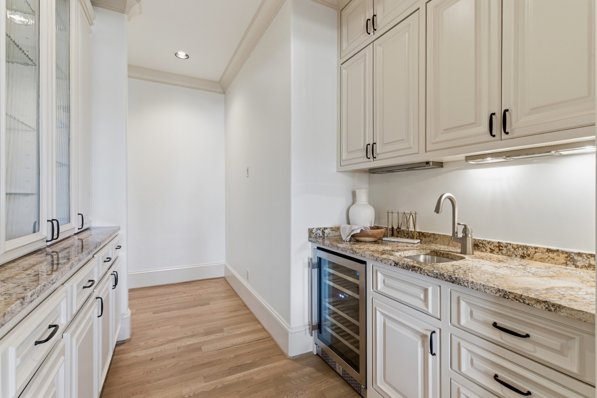 4301 Esteswood Dr