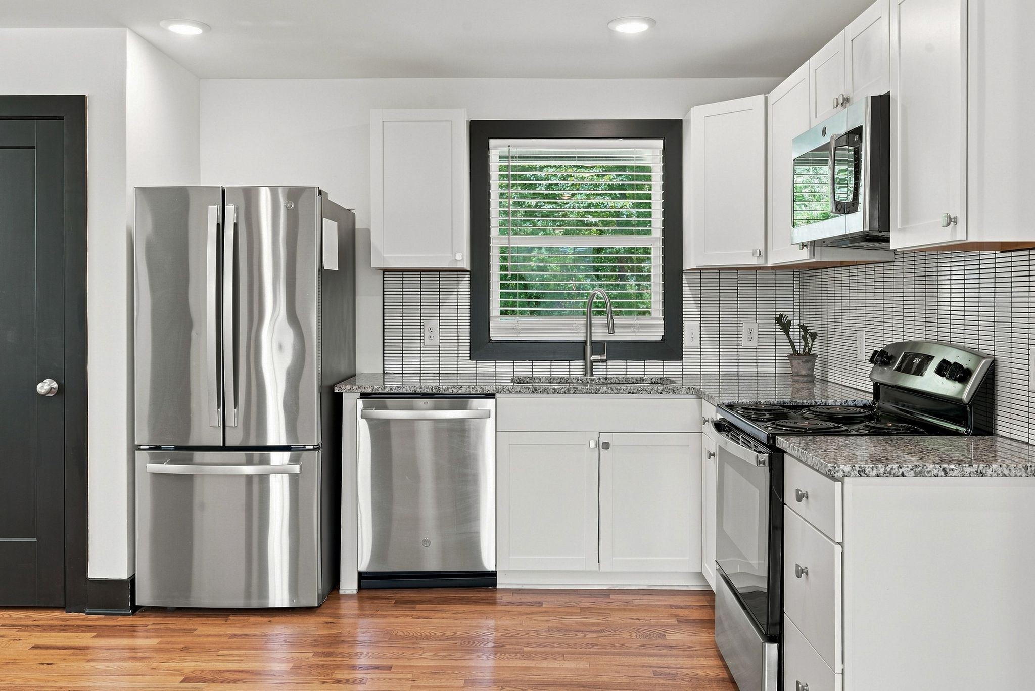 625 Maclaurin Ct