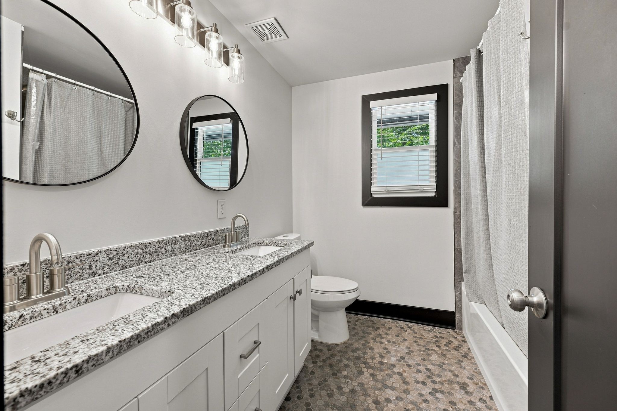 625 Maclaurin Ct