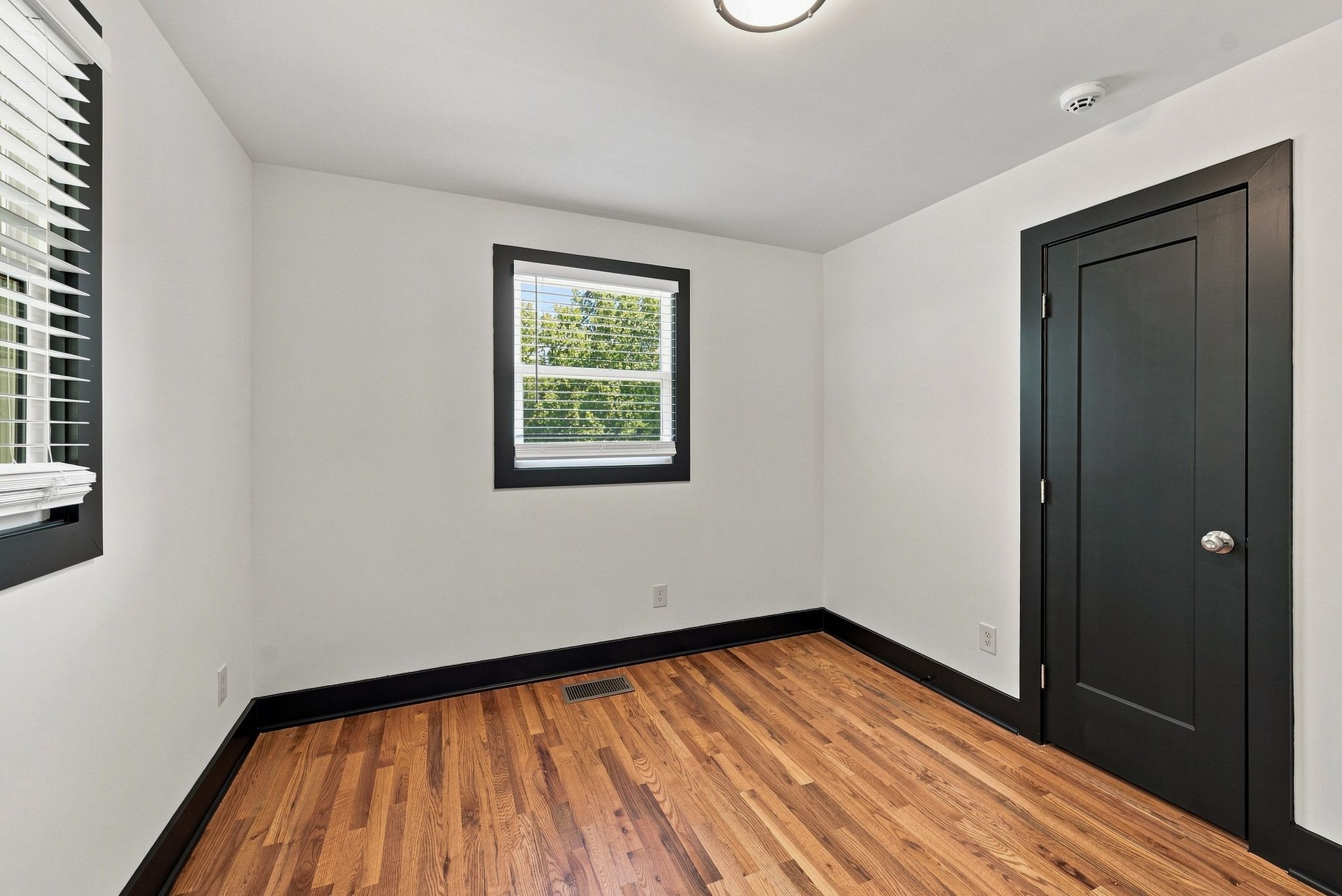 625 Maclaurin Ct