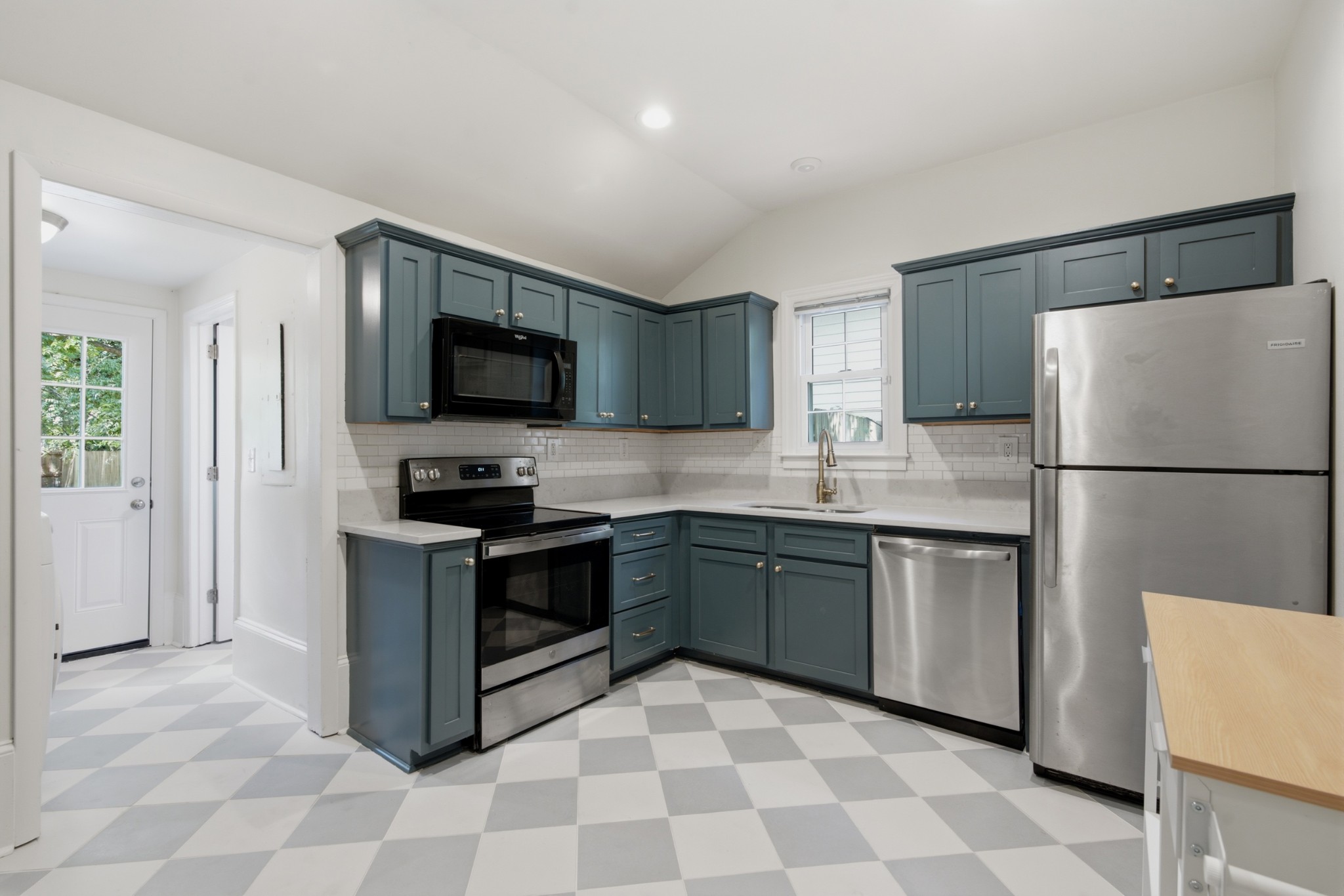 309 Hancock St