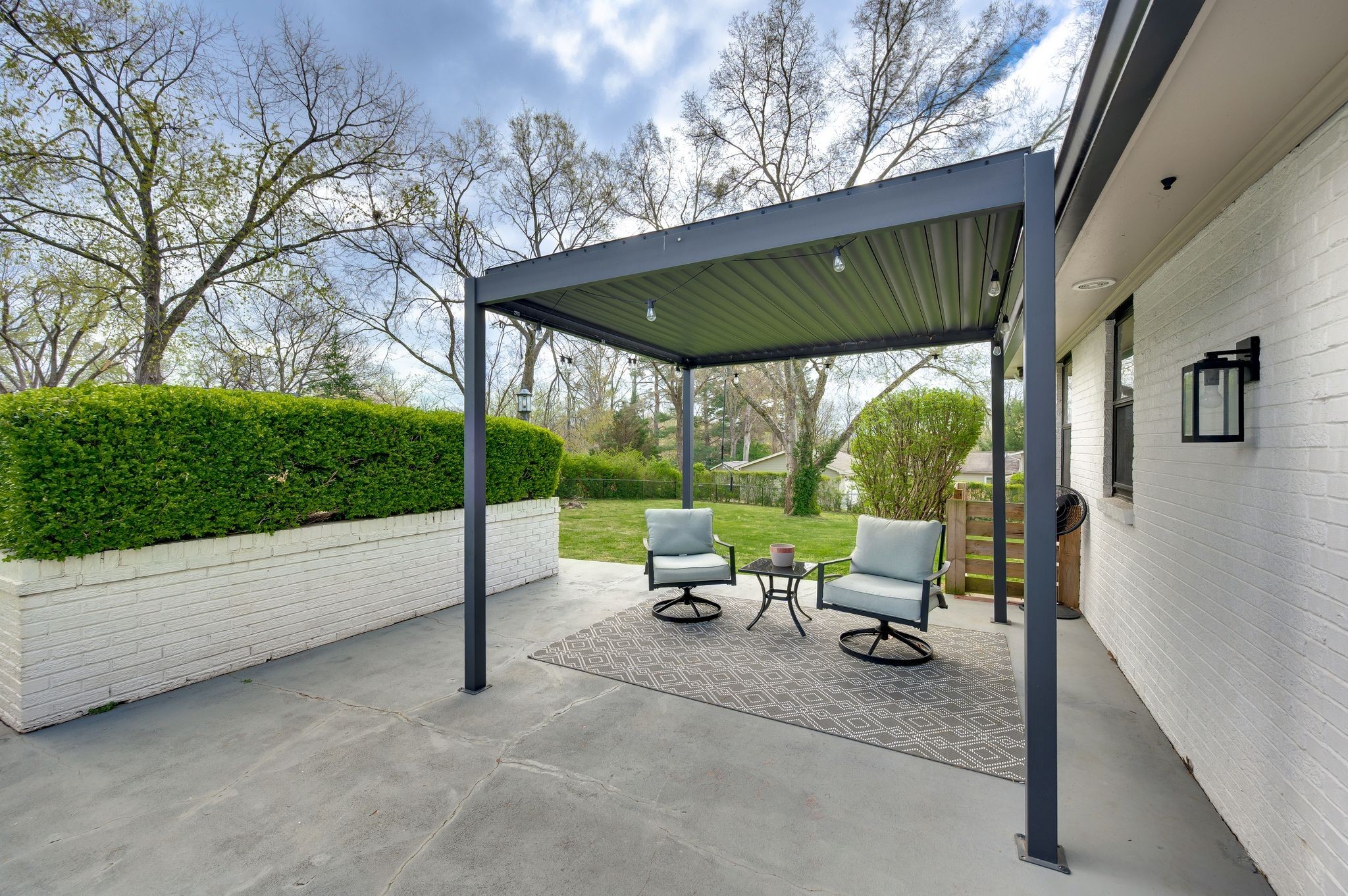4912 Trousdale Dr