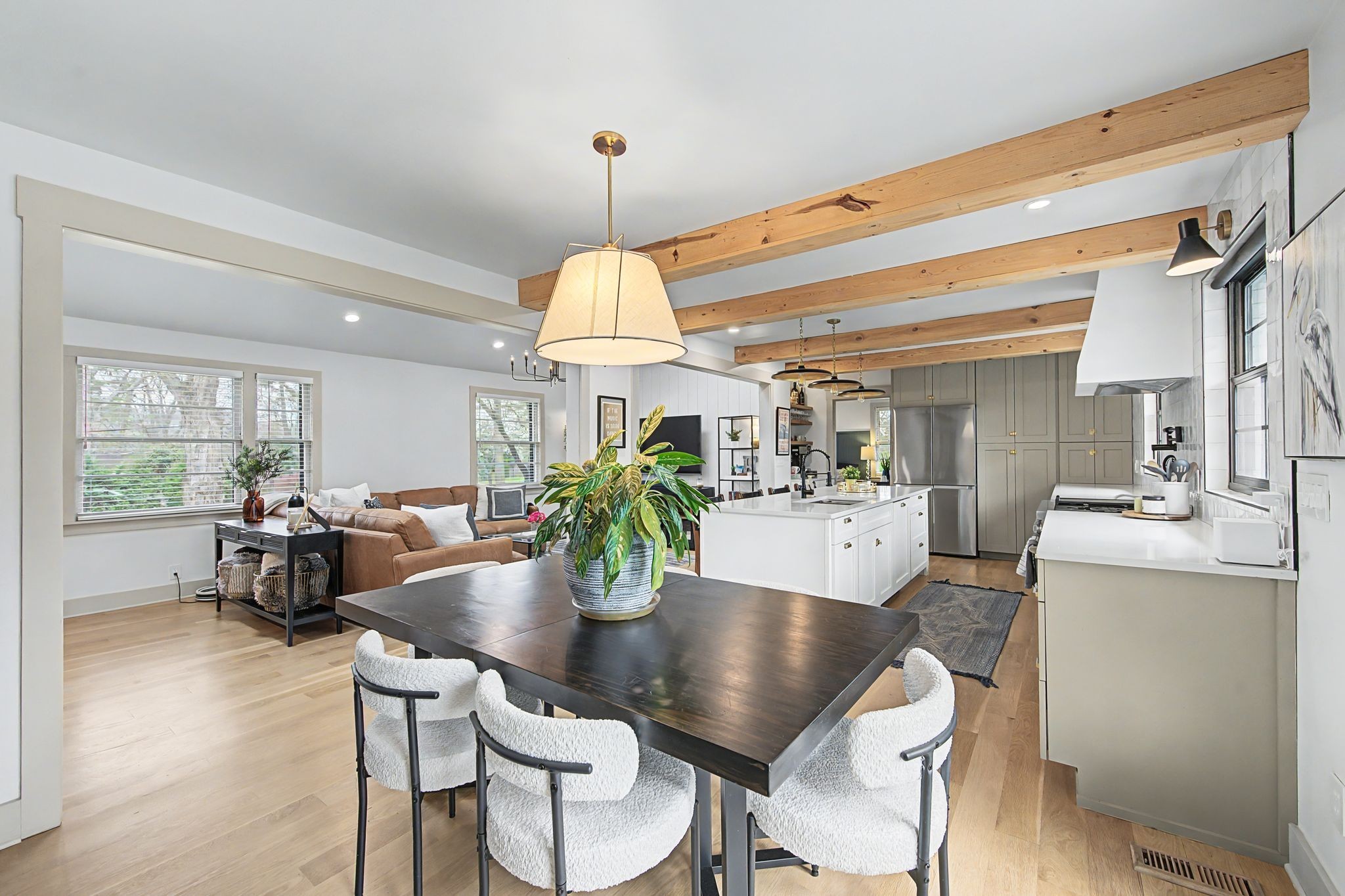 4912 Trousdale Dr