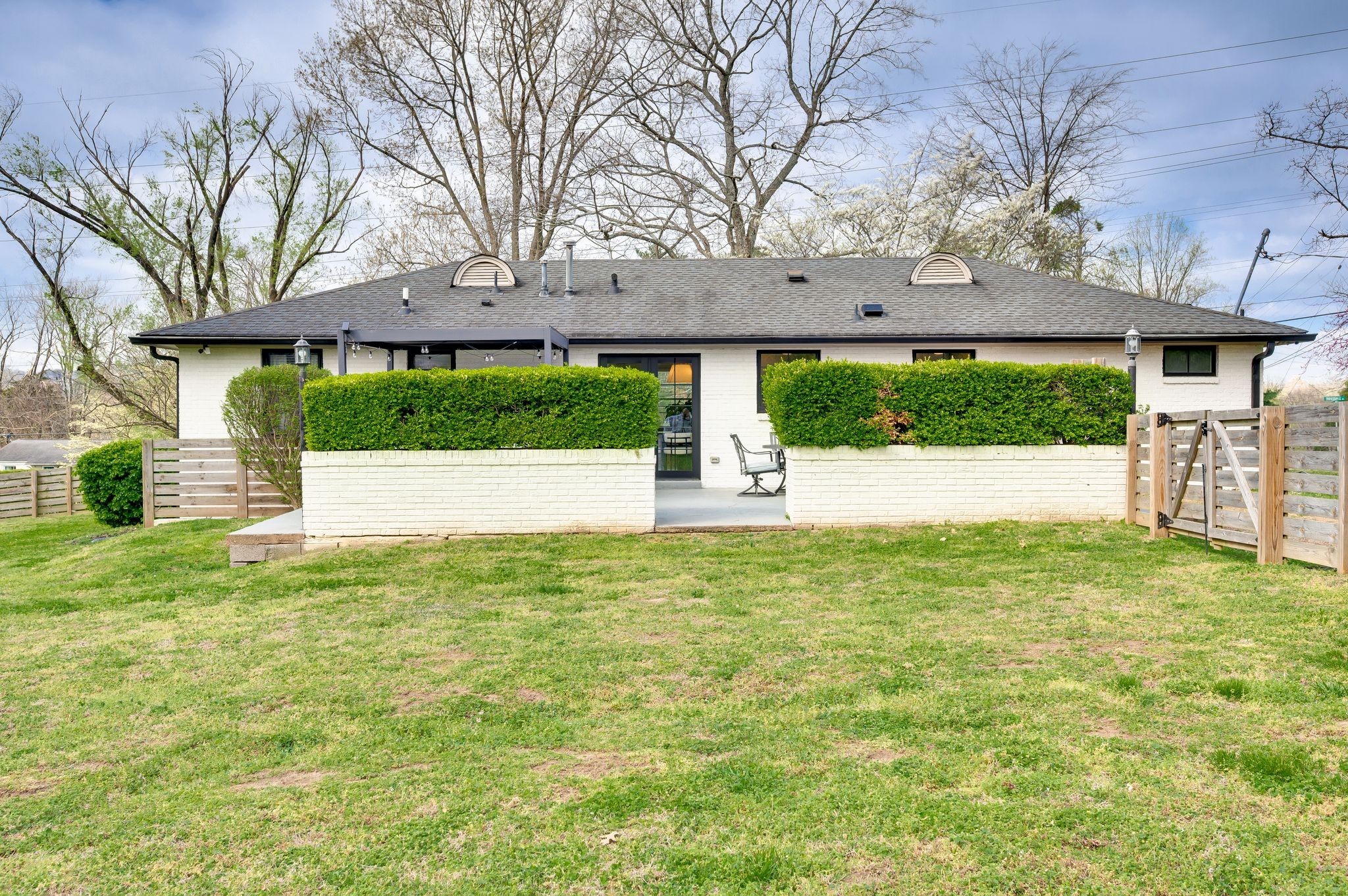 4912 Trousdale Dr