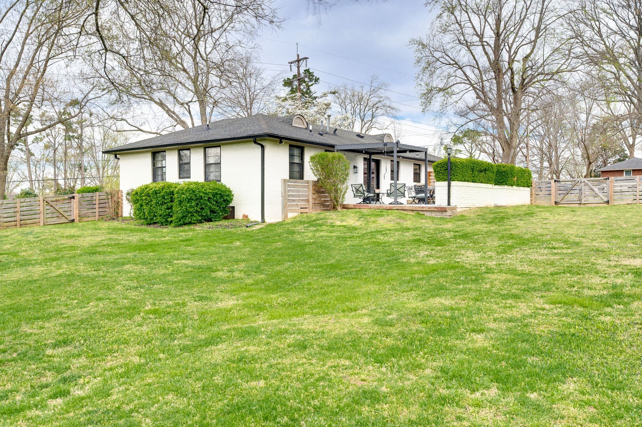 4912 Trousdale Dr