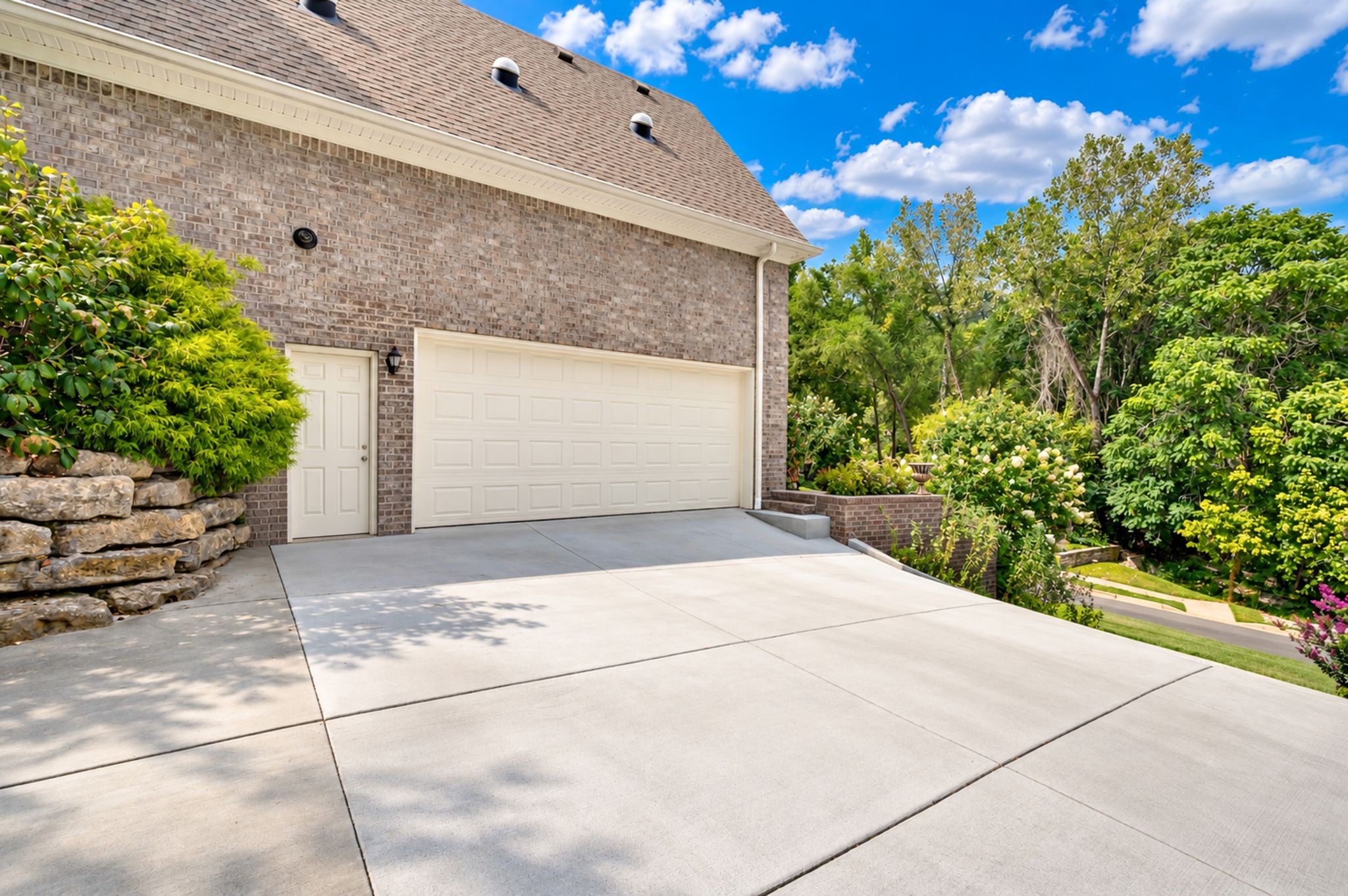 782 Saussy Pl