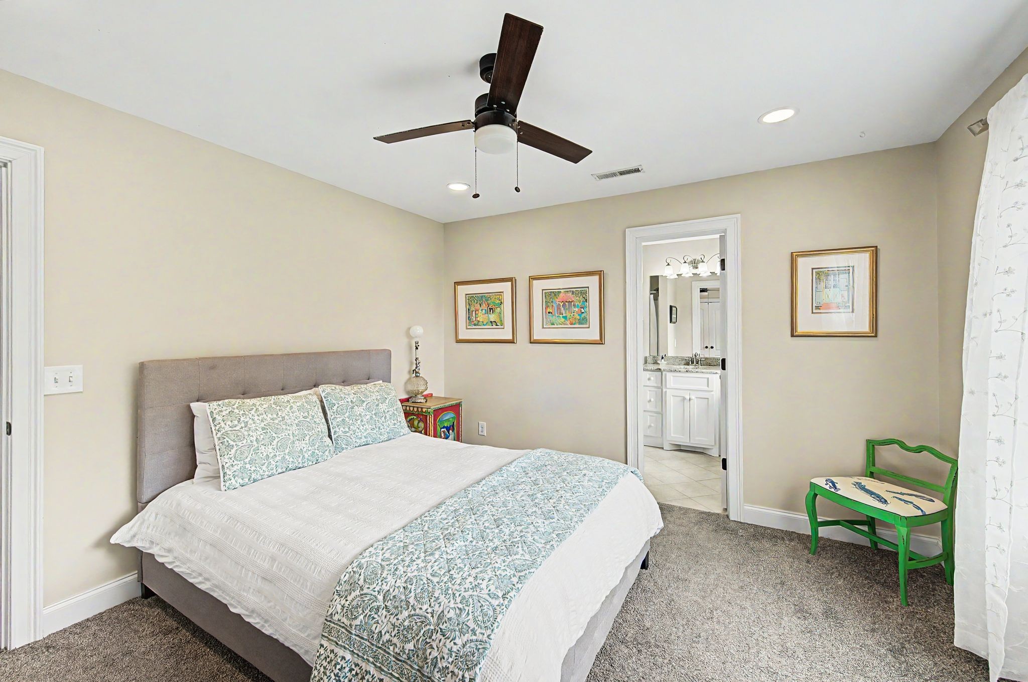 782 Saussy Pl