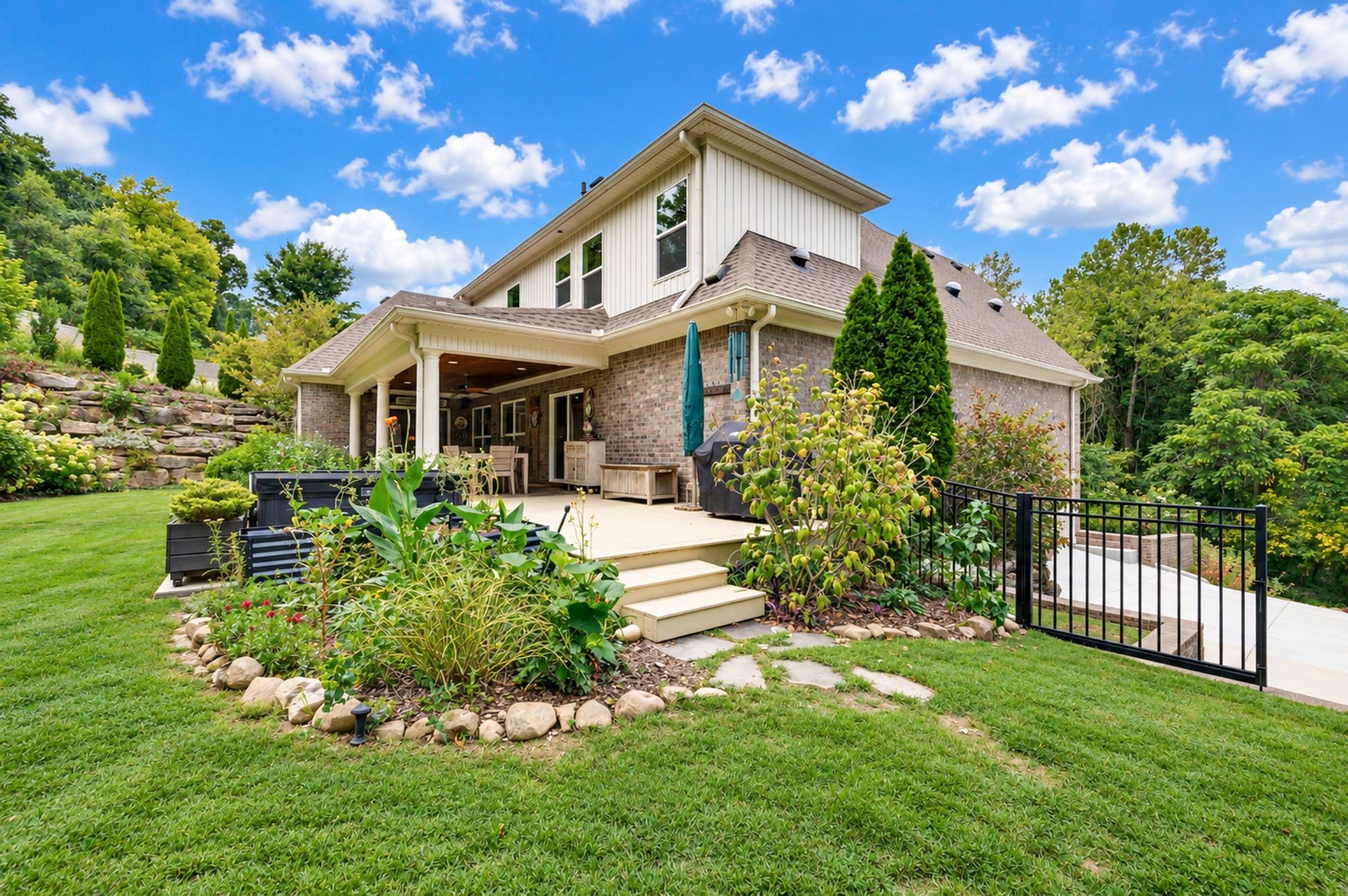 782 Saussy Pl