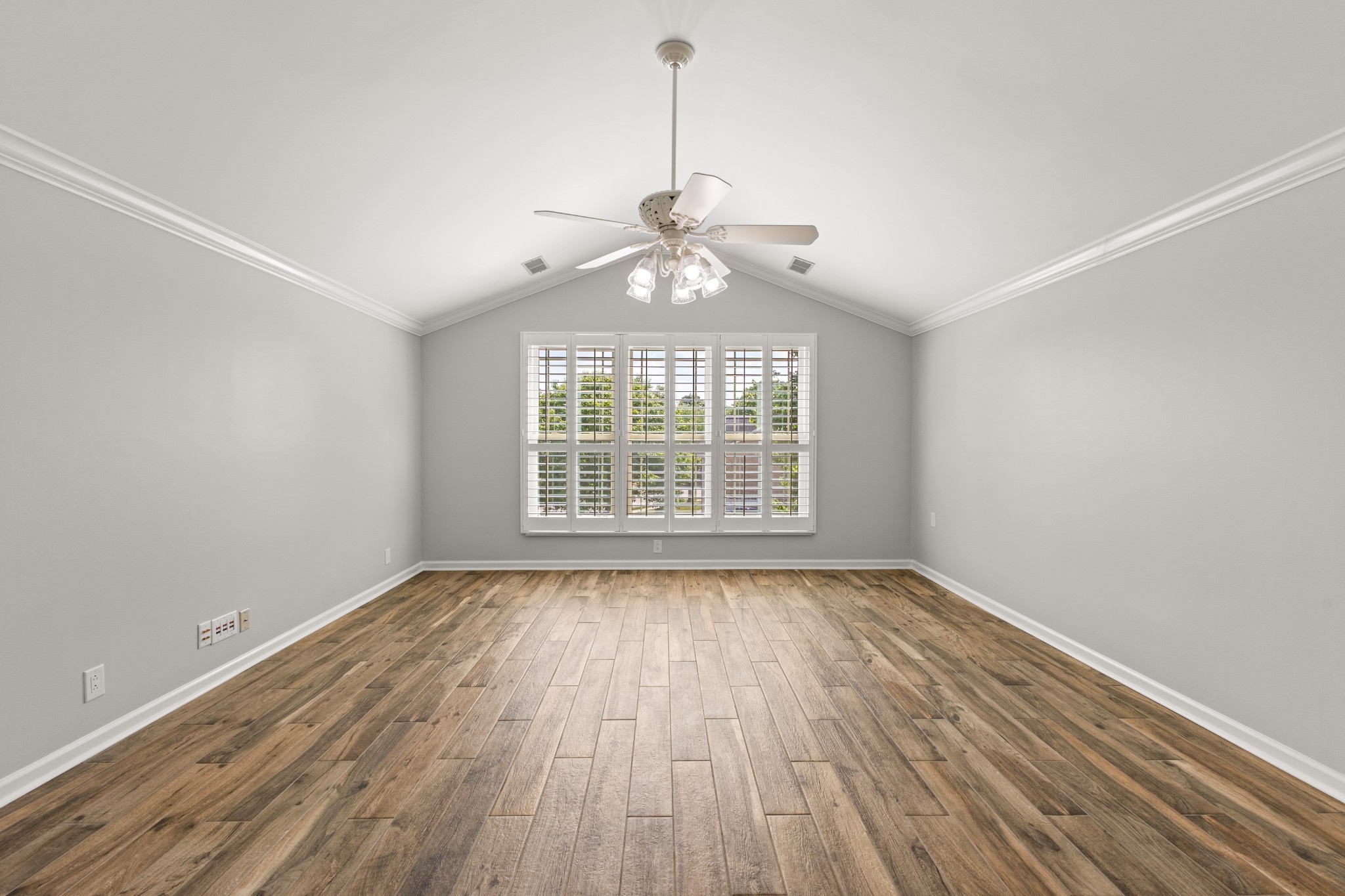 318 Logans Cir