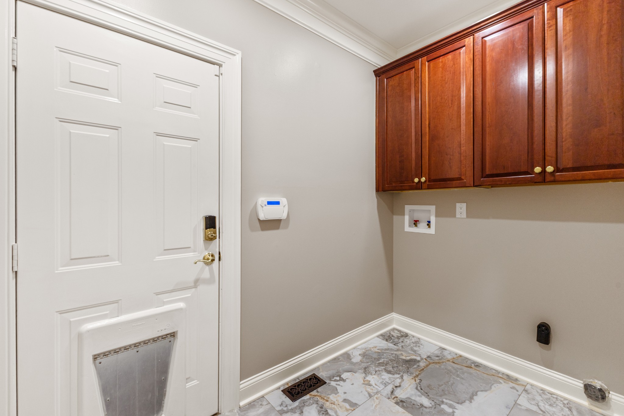 318 Logans Cir