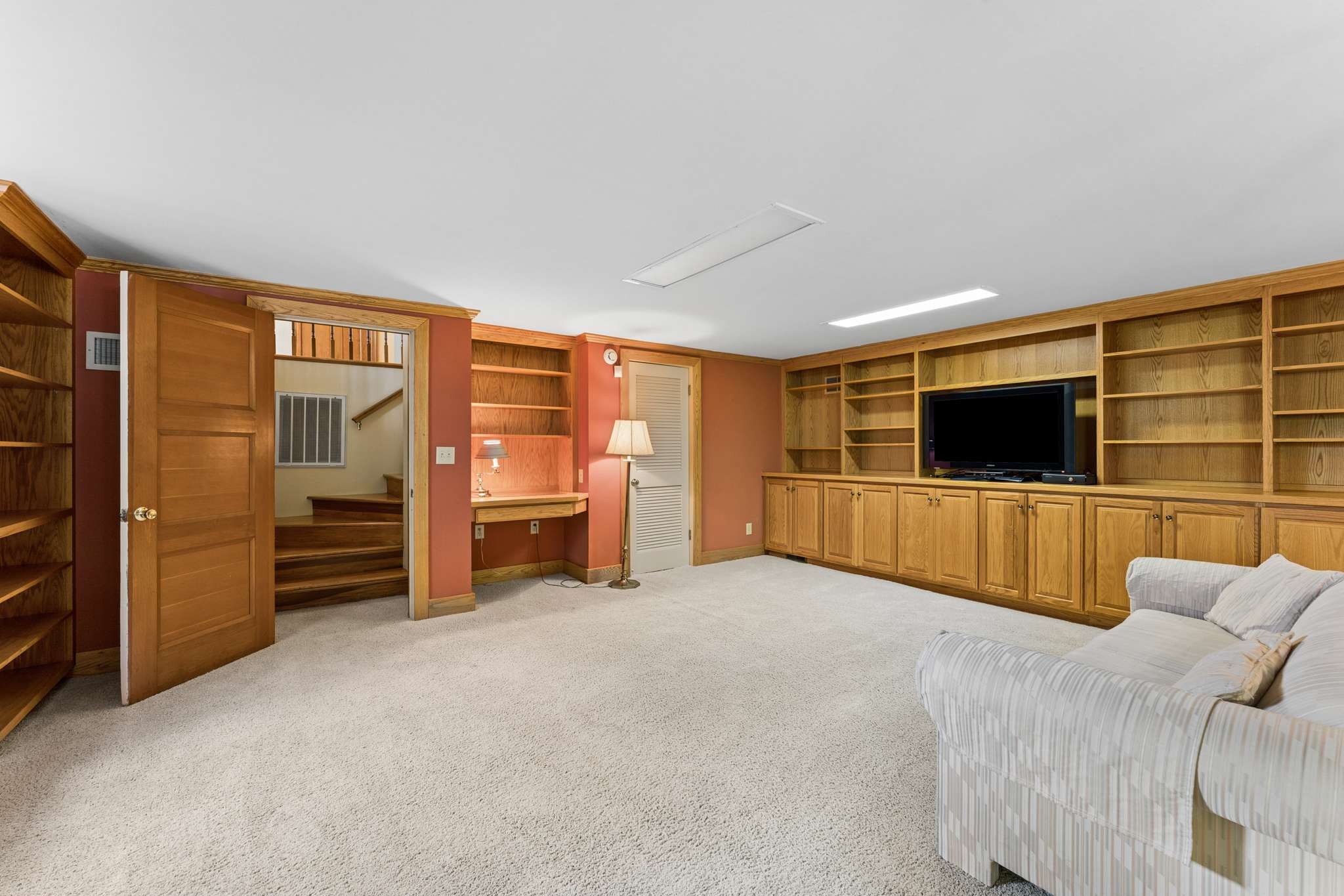 1091 Hidden Valley Rd