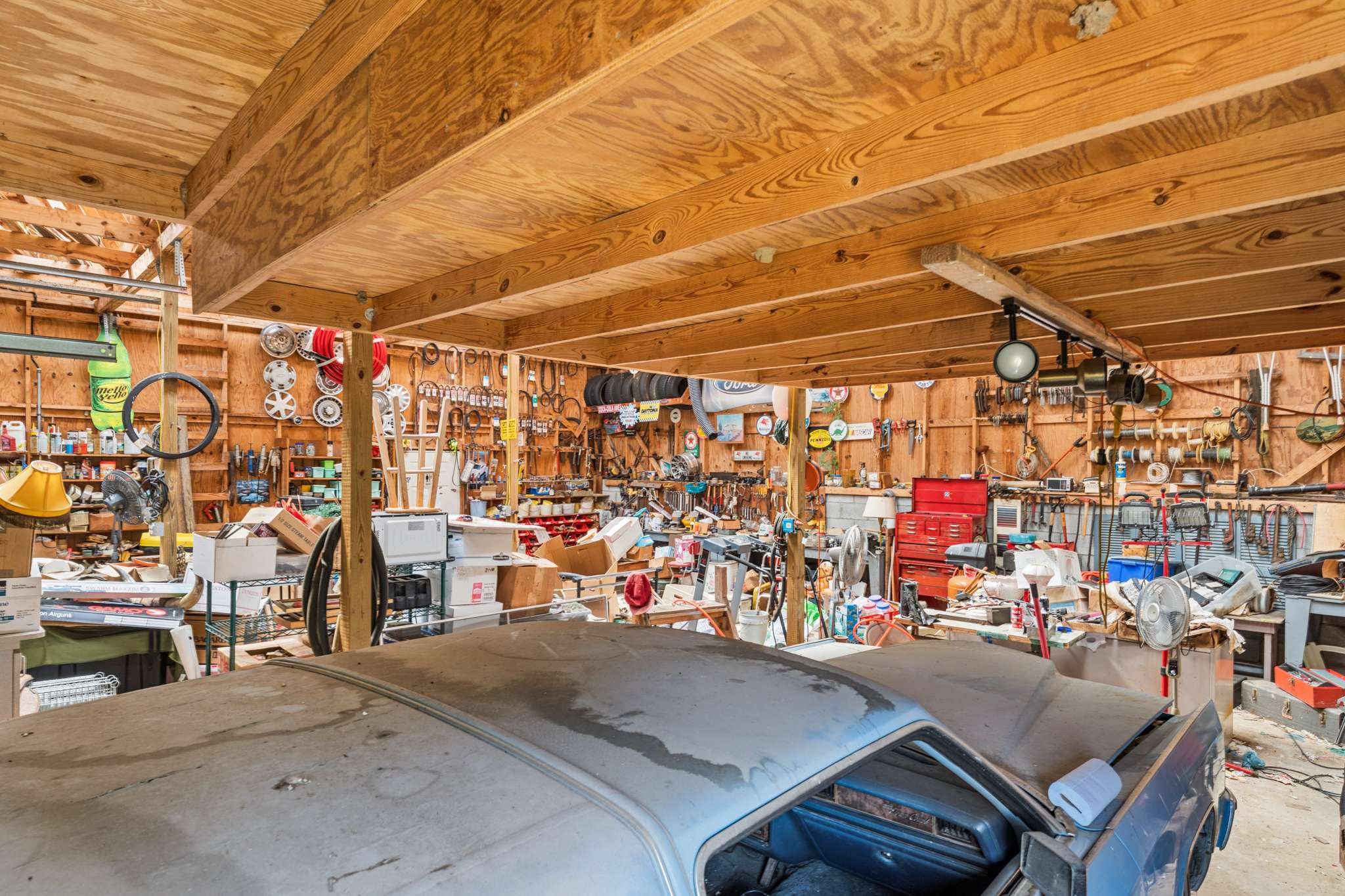 1091 Hidden Valley Rd