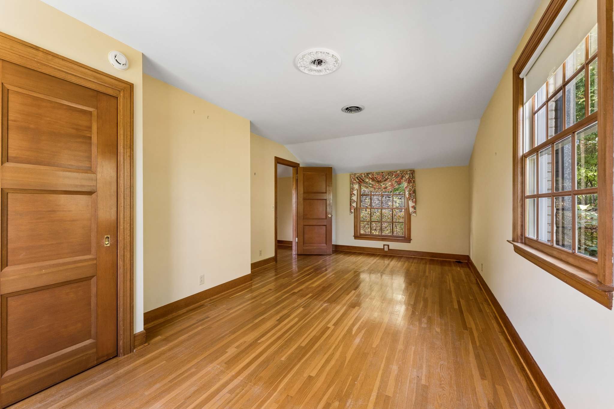 1091 Hidden Valley Rd