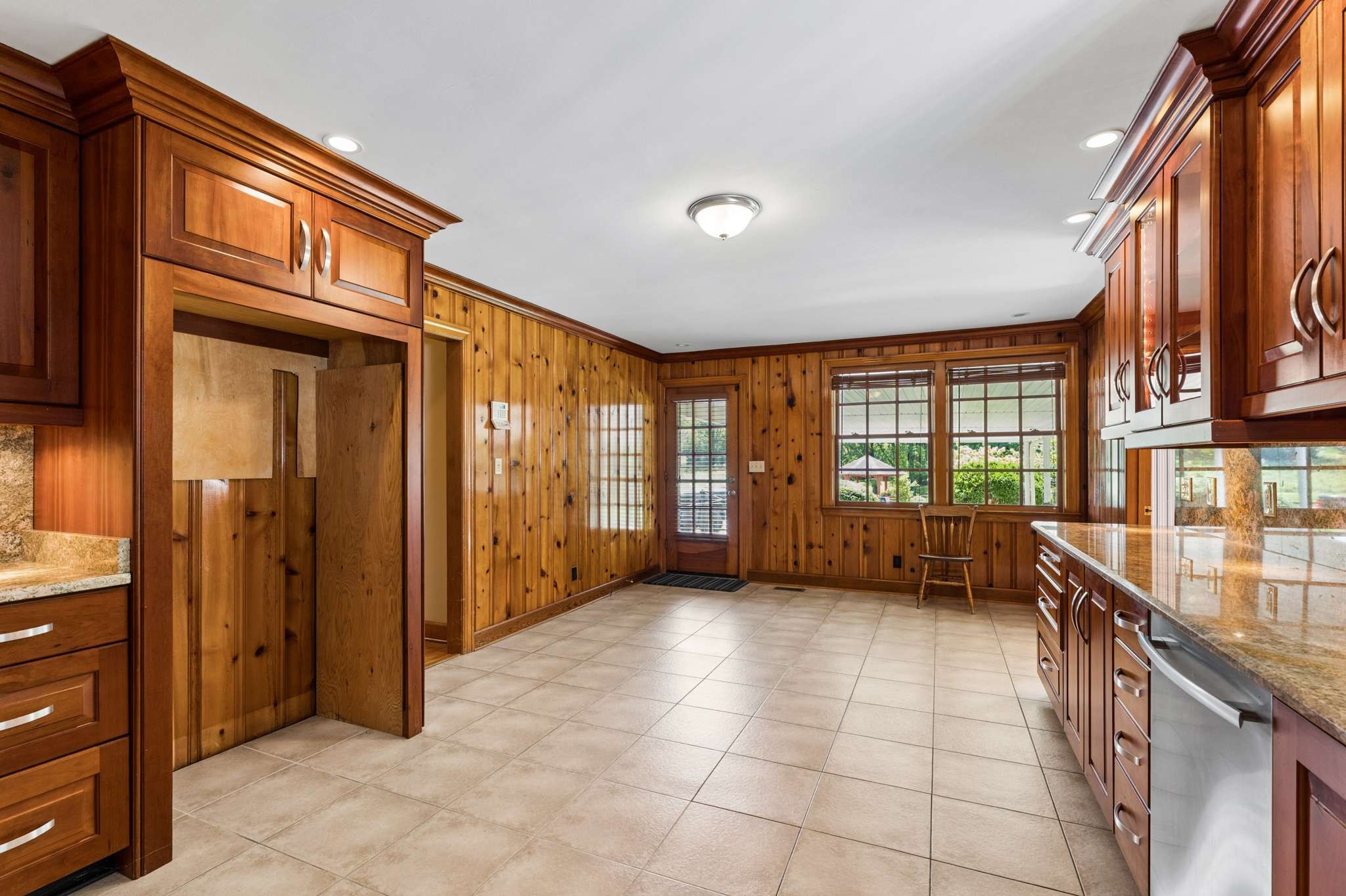 1091 Hidden Valley Rd