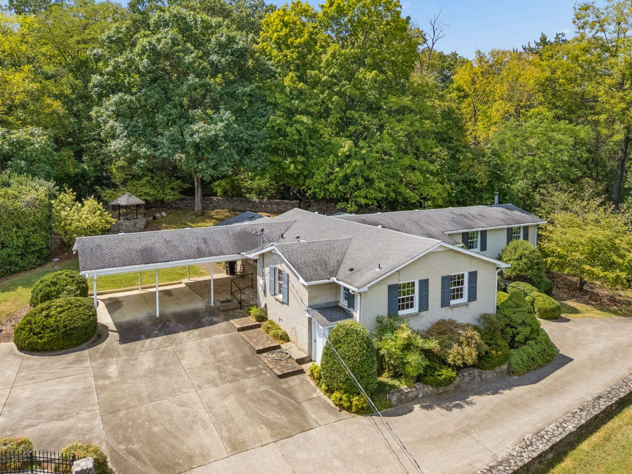 1091 Hidden Valley Rd