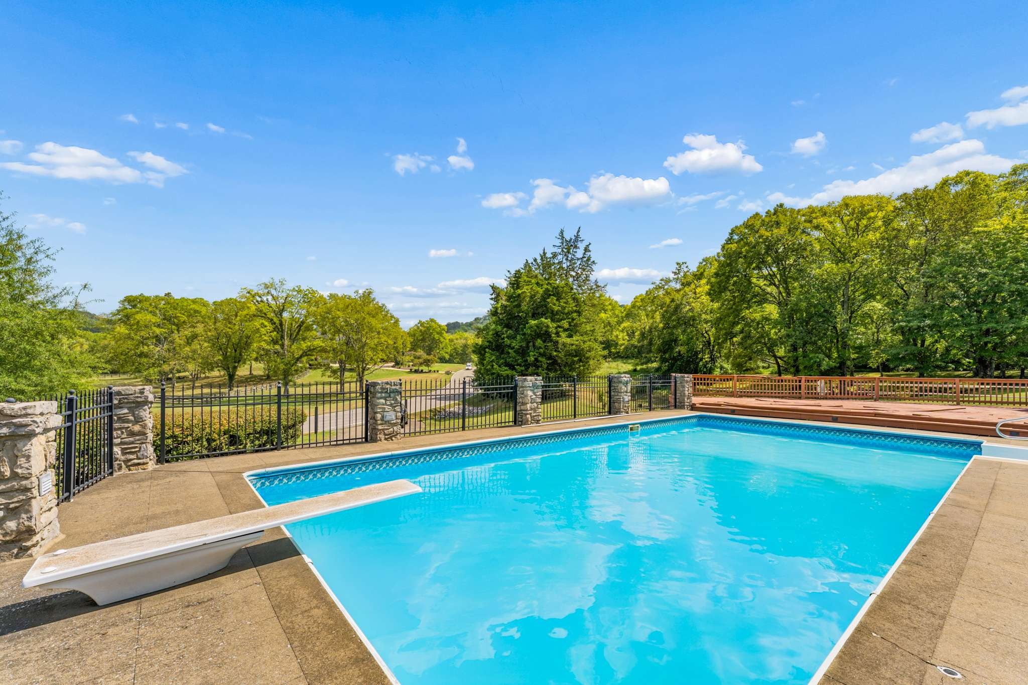 1091 Hidden Valley Rd