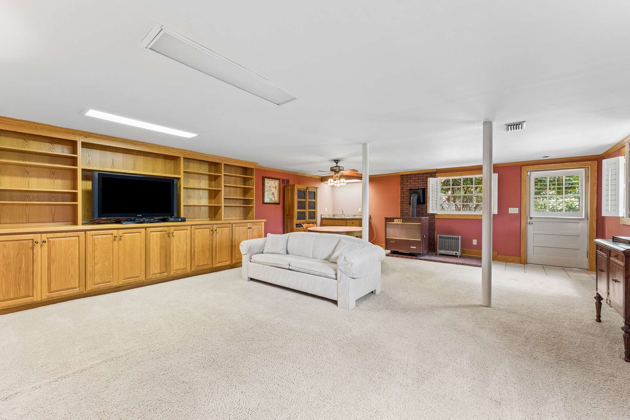 1091 Hidden Valley Rd