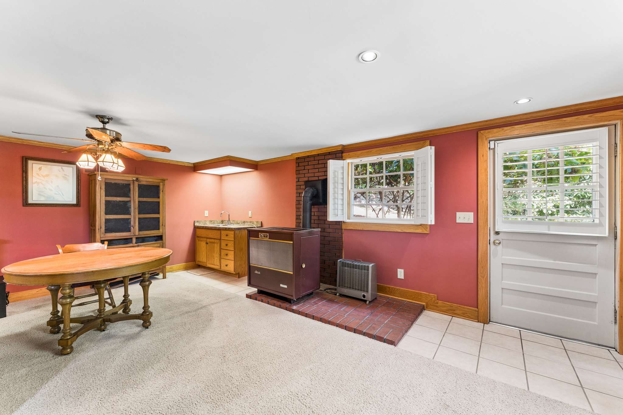1091 Hidden Valley Rd