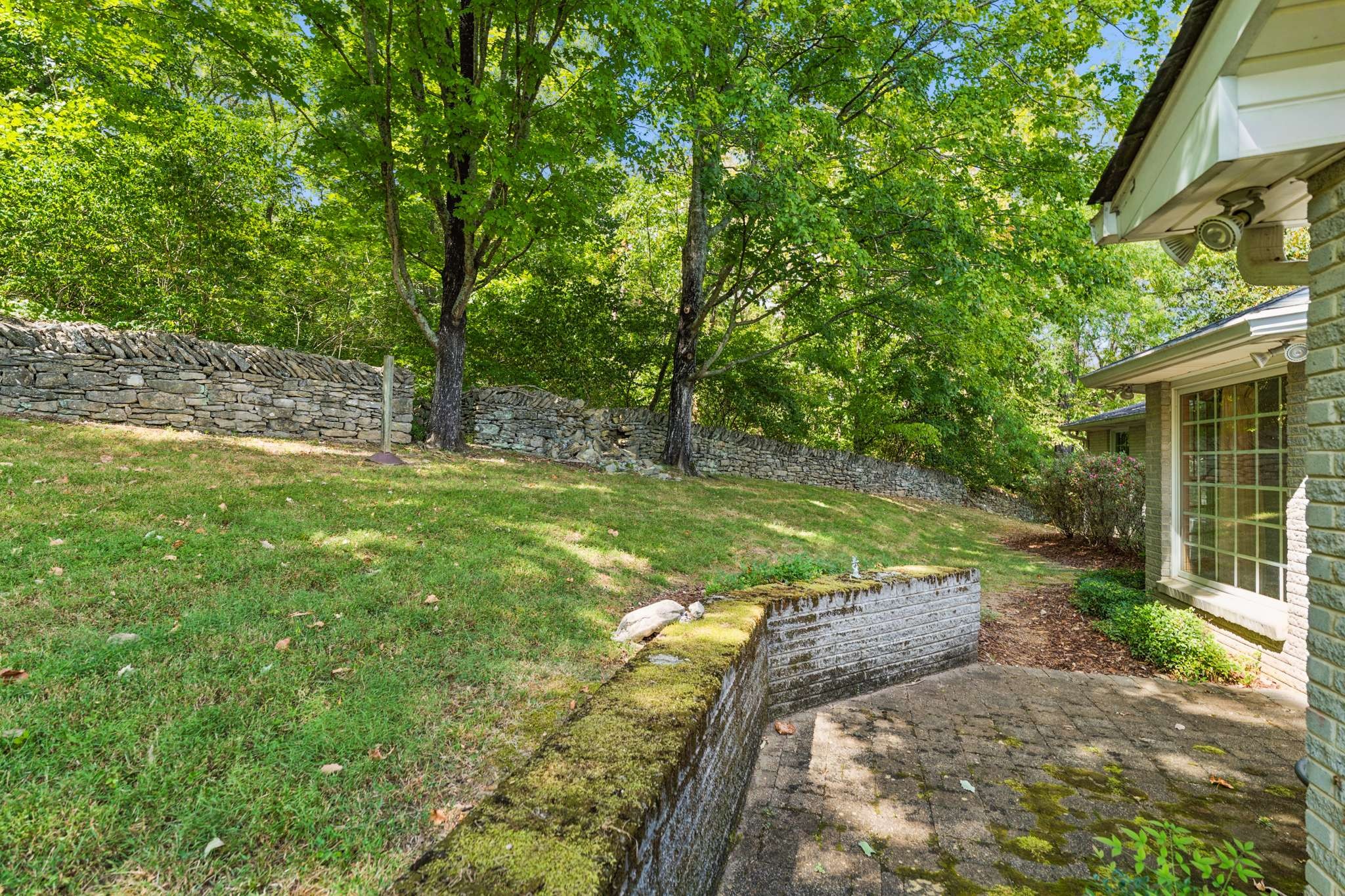 1091 Hidden Valley Rd