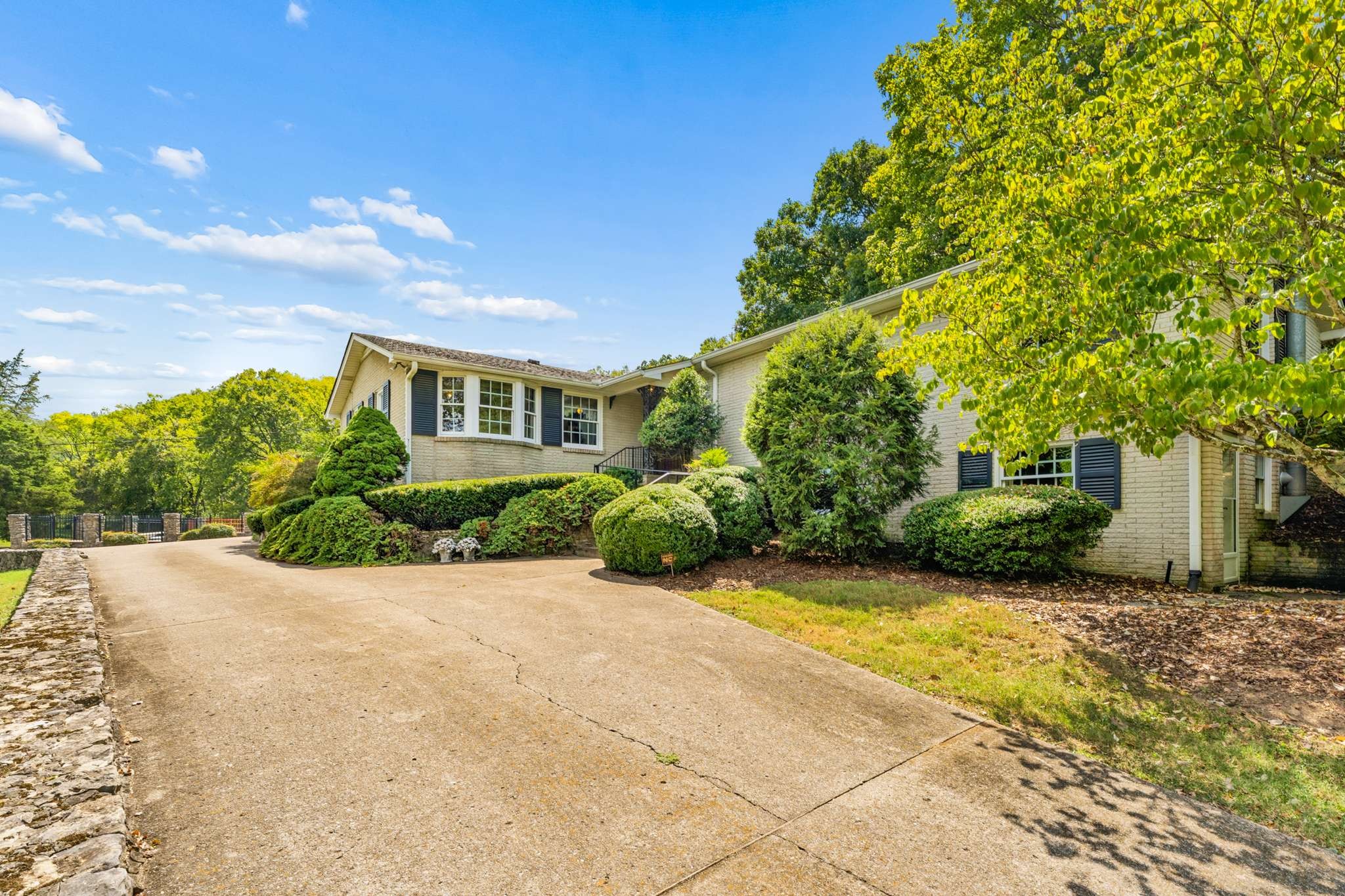 1091 Hidden Valley Rd