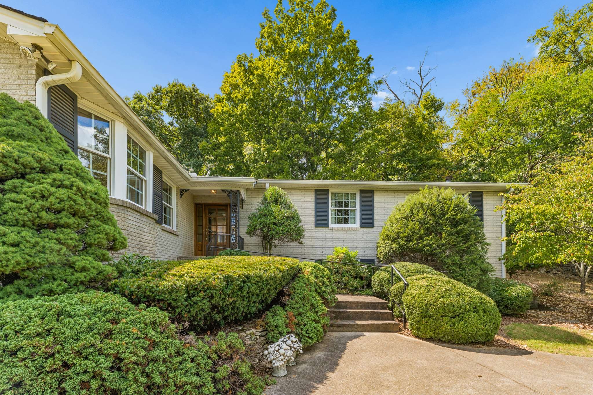 1091 Hidden Valley Rd