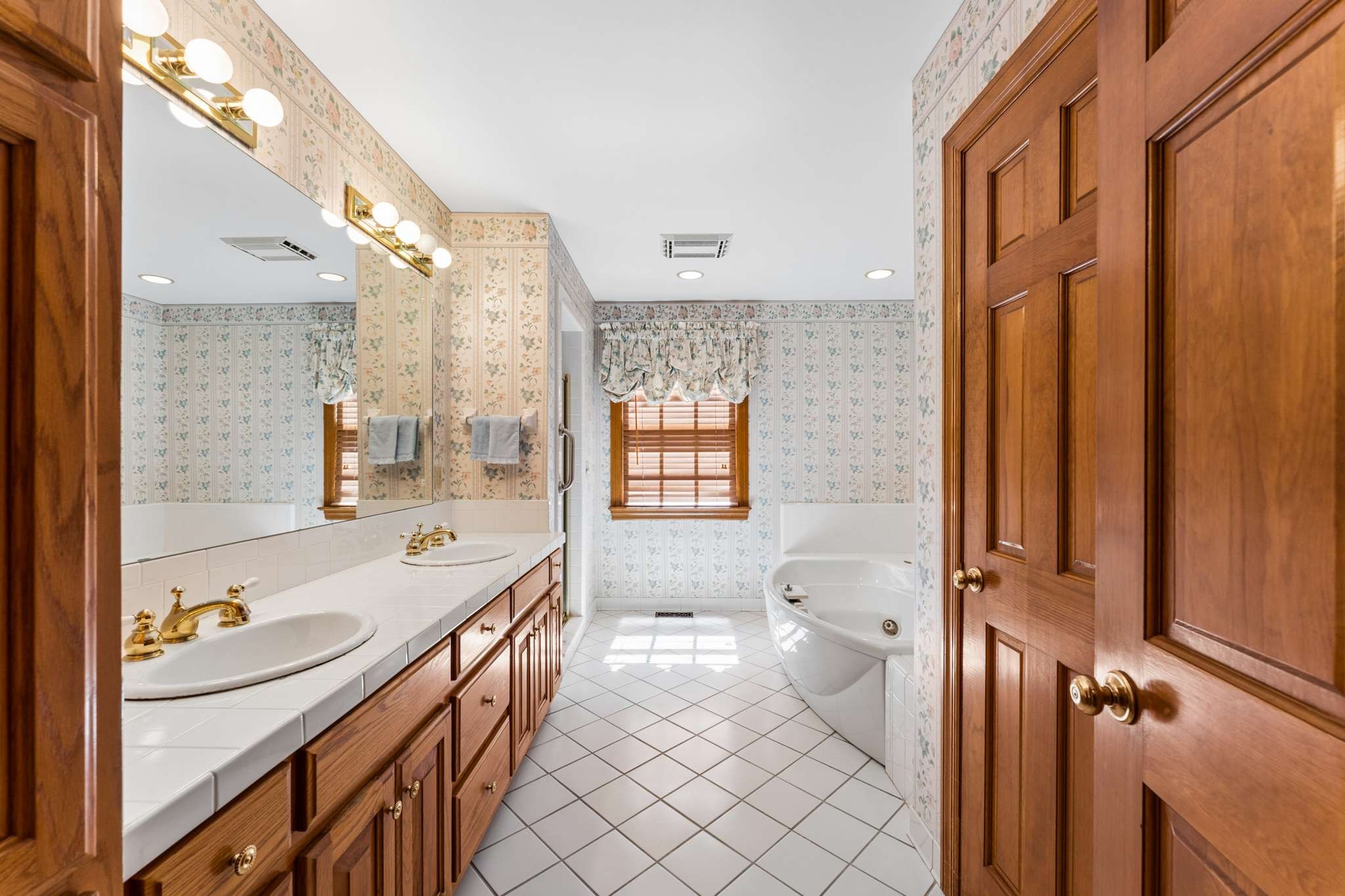 1091 Hidden Valley Rd