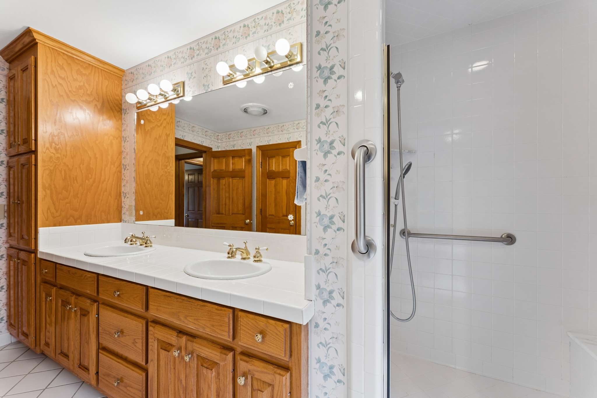 1091 Hidden Valley Rd