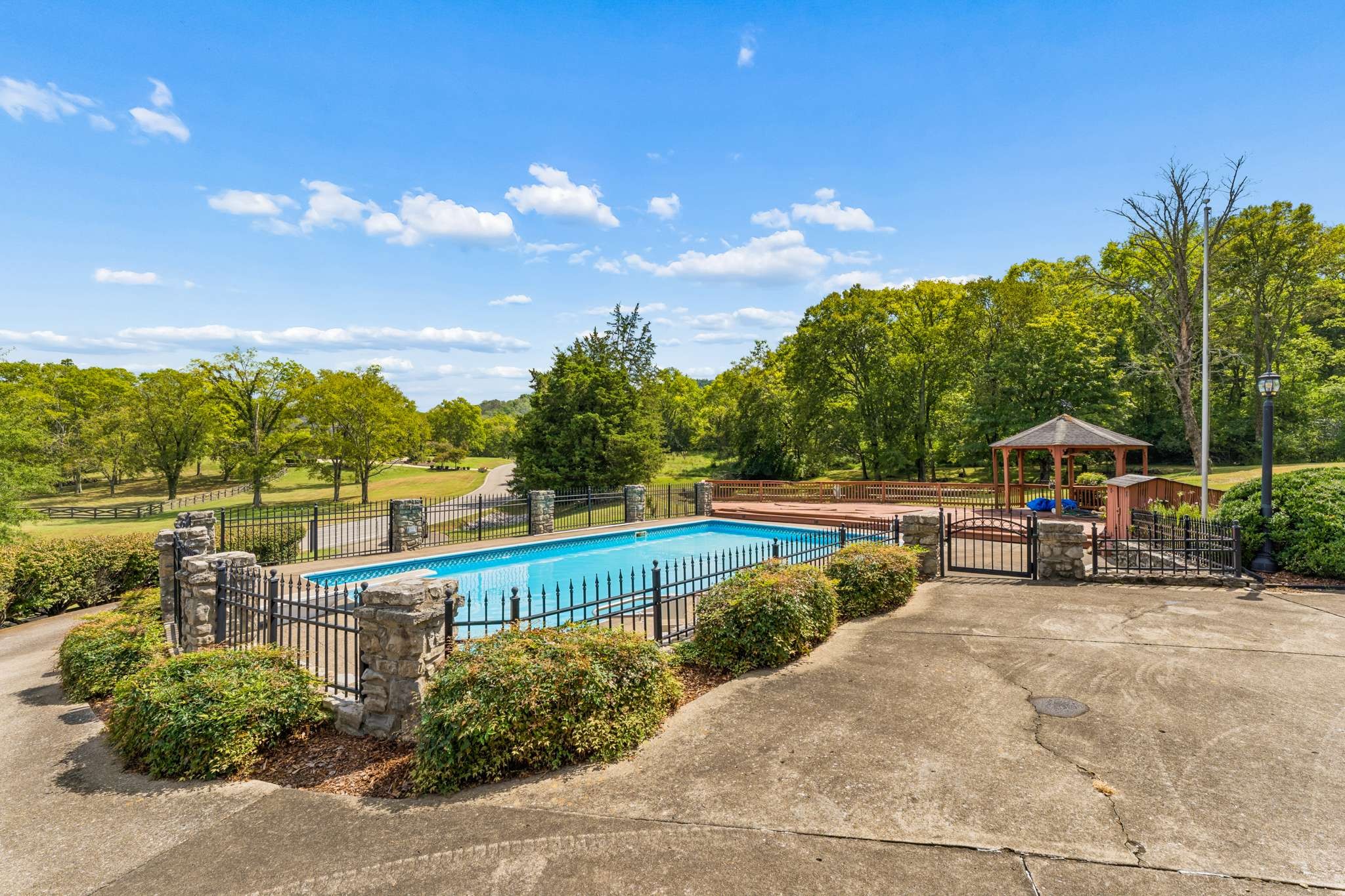 1091 Hidden Valley Rd