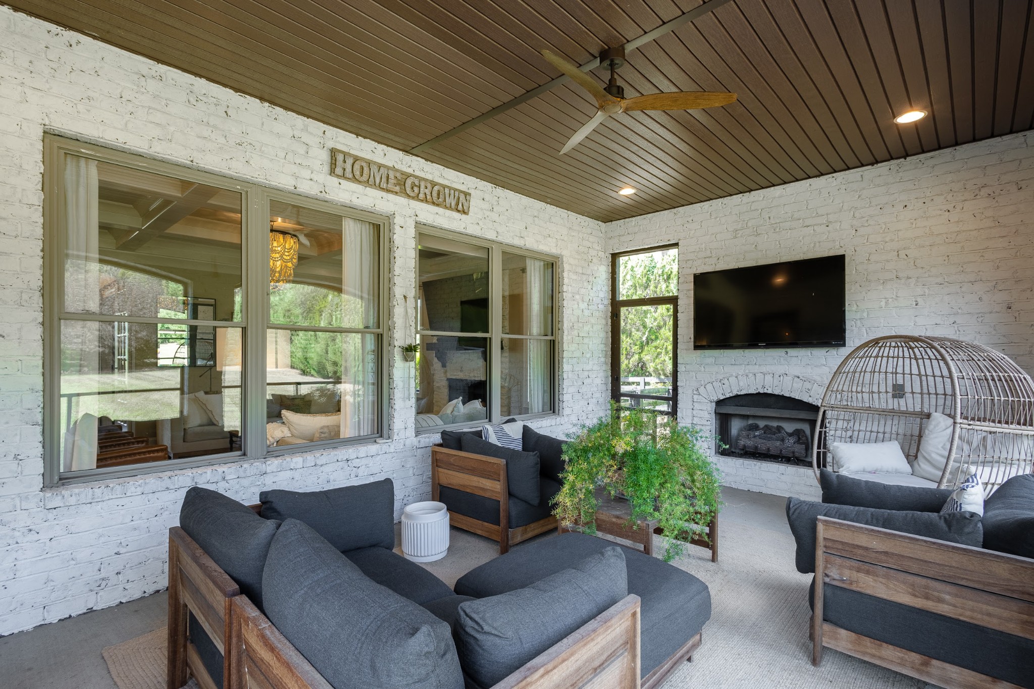 4608 Nadine Ln