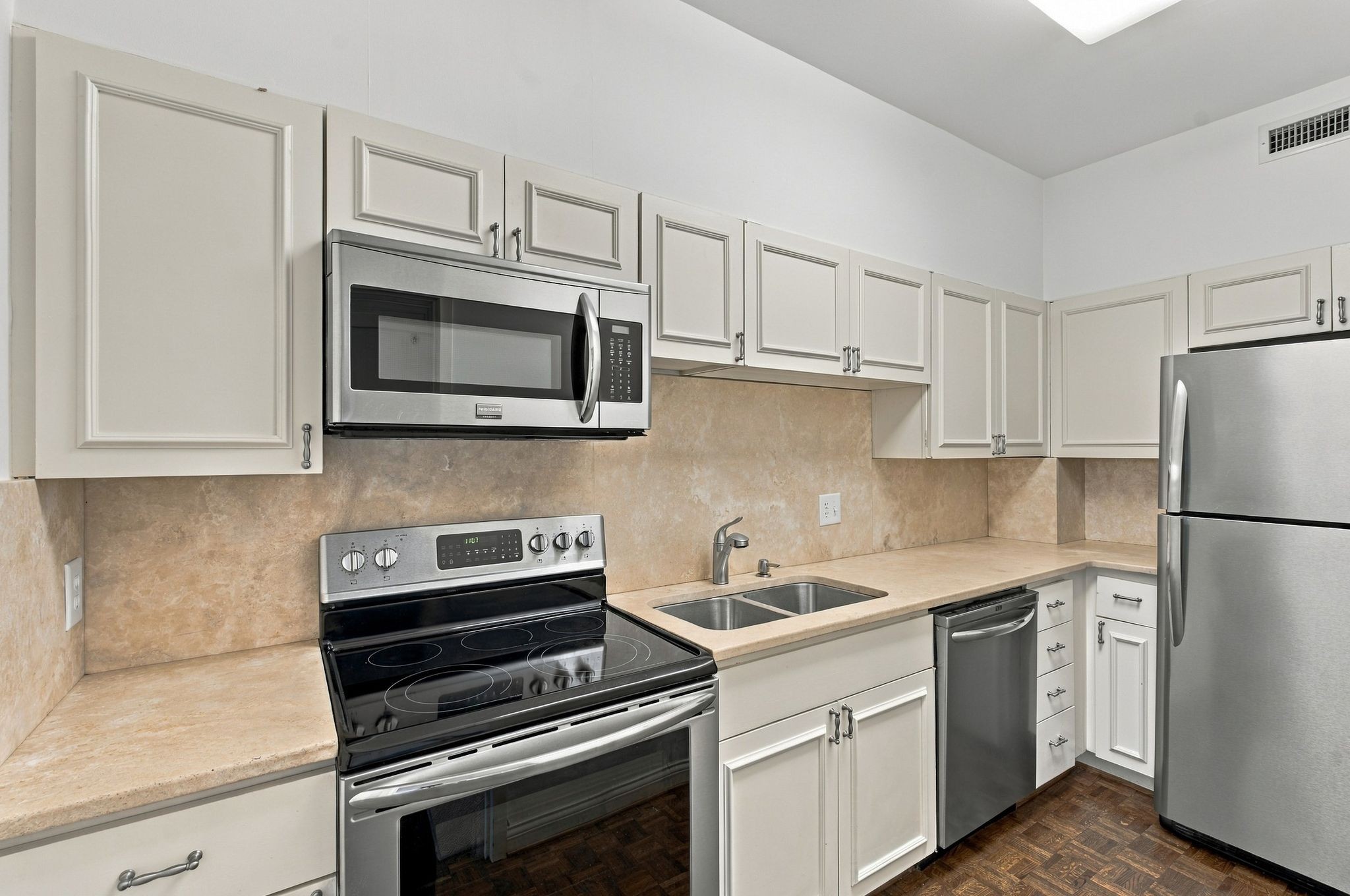 105 Leake Ave Unit: 64
