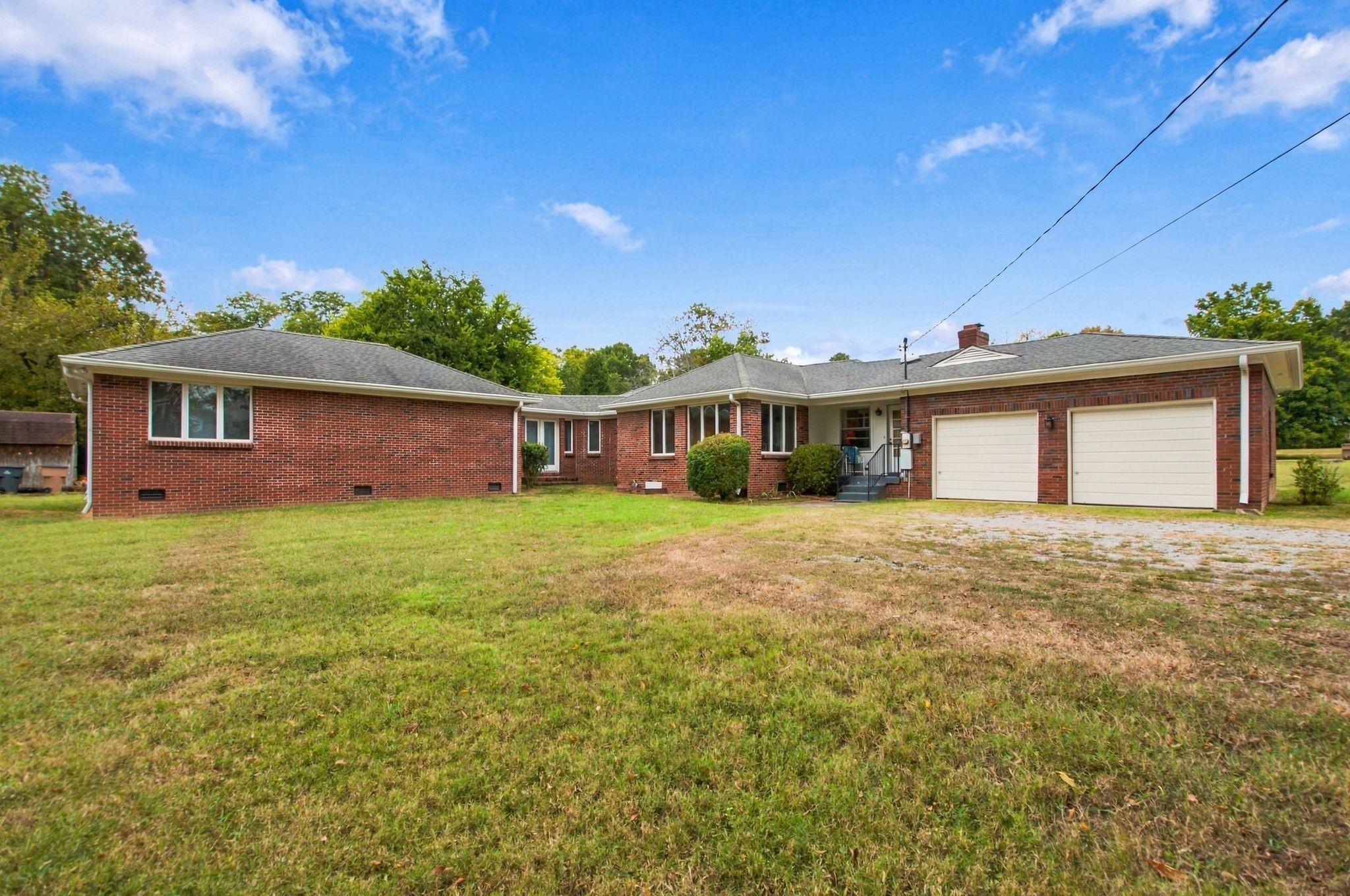 6313 Robin Hill Road