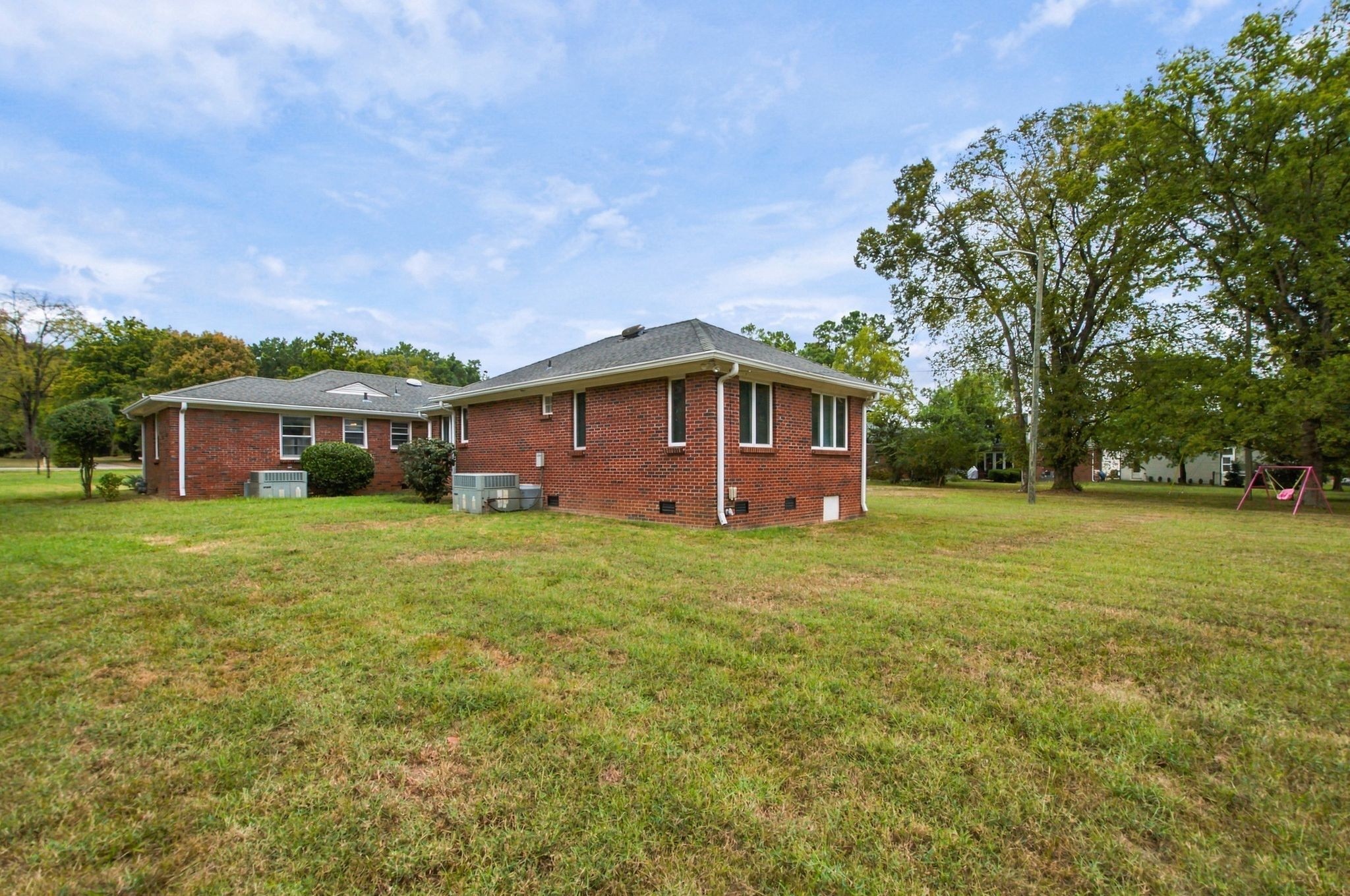 6313 Robin Hill Road