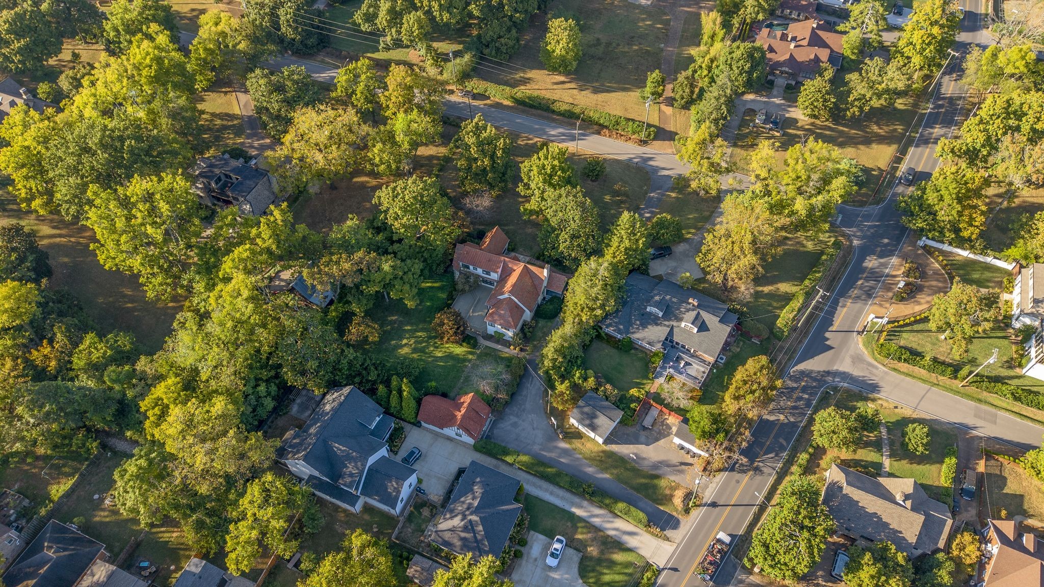 1201 Graybar Ln