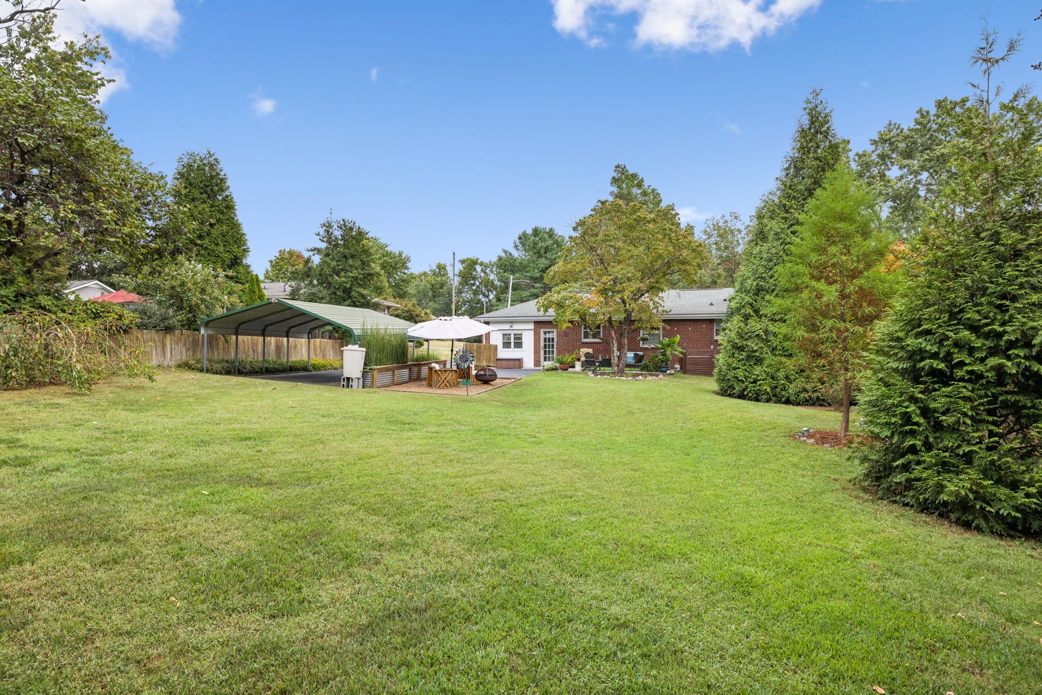 5015 Montclair Dr