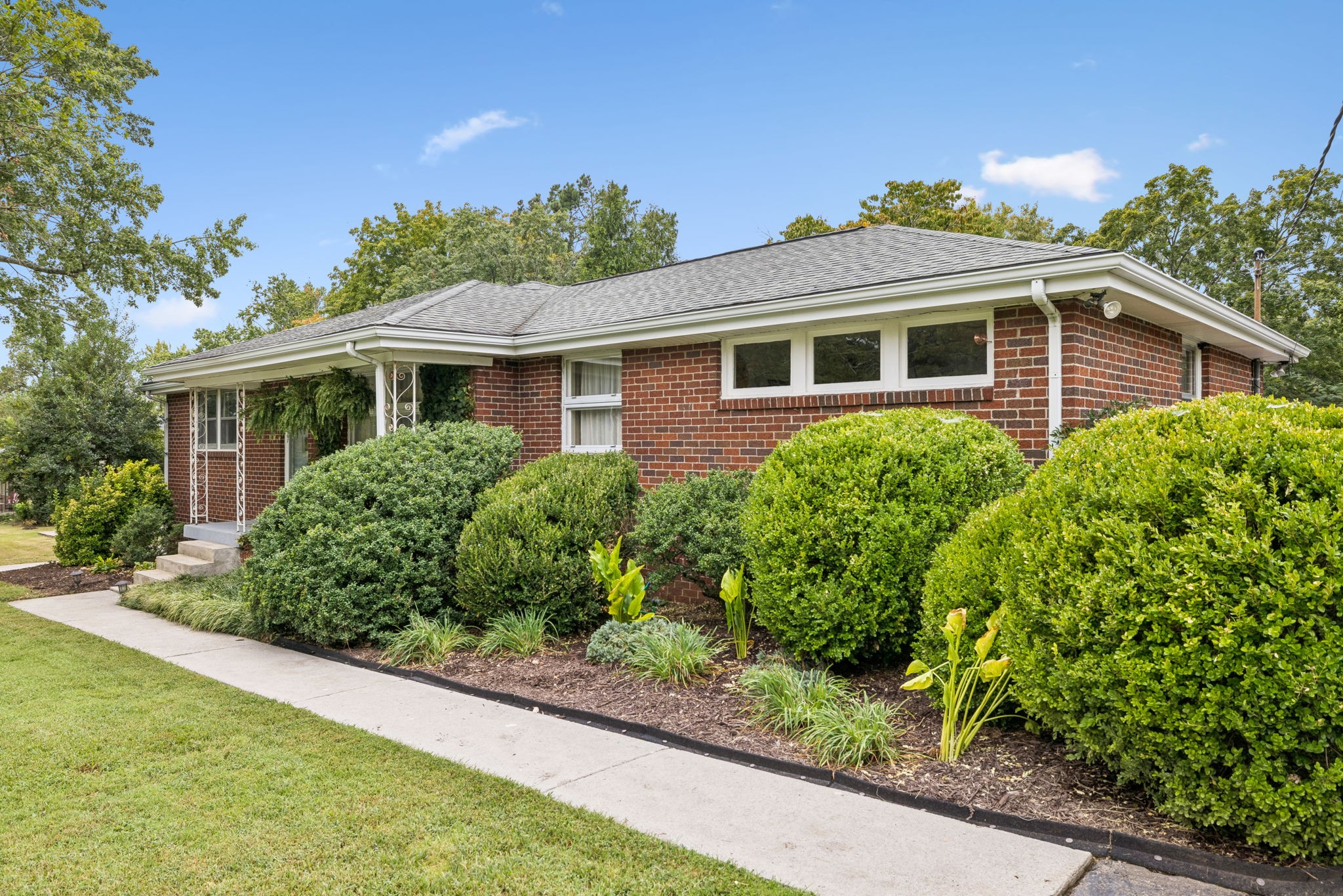 5015 Montclair Dr