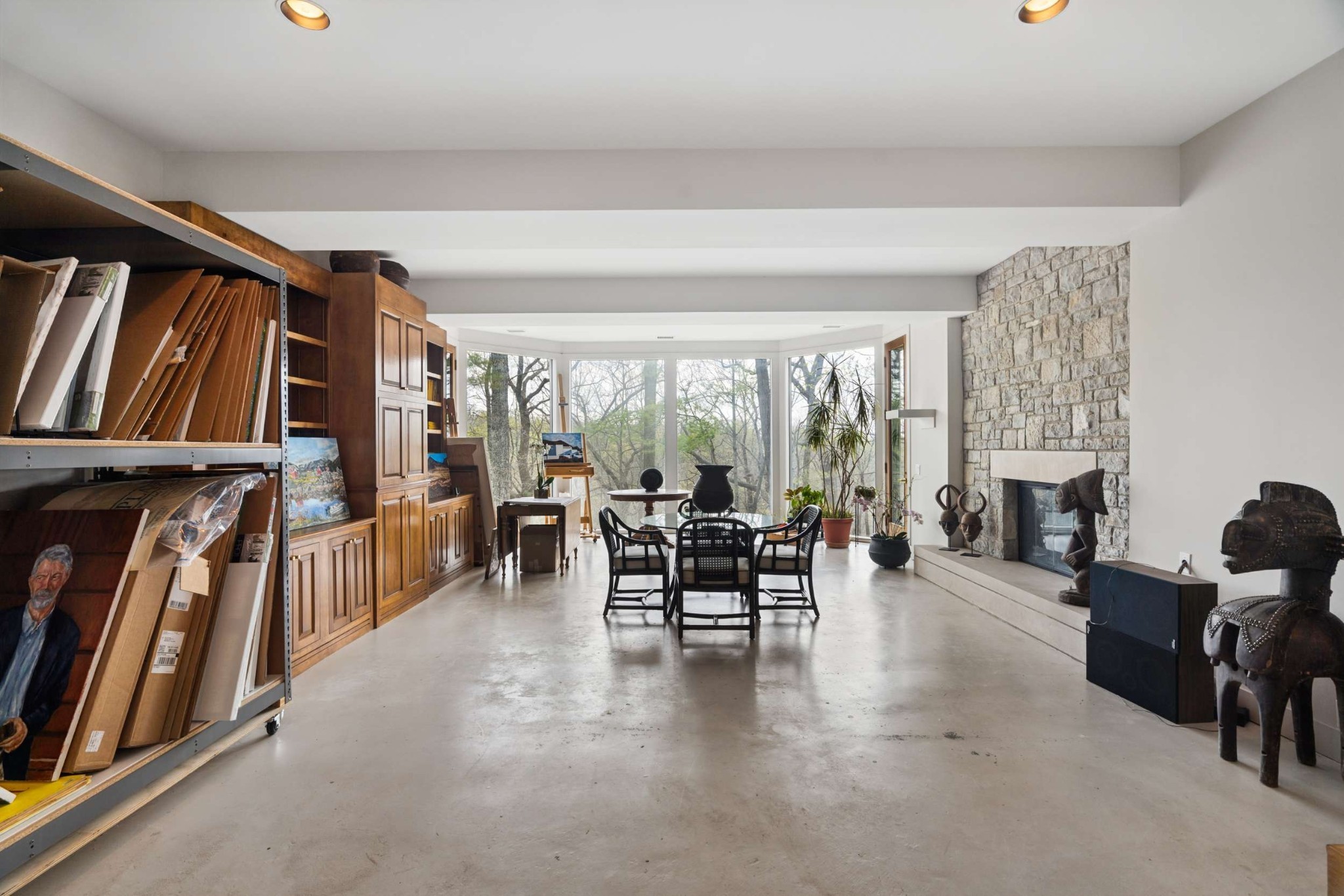 5870 Fredricksburg Dr