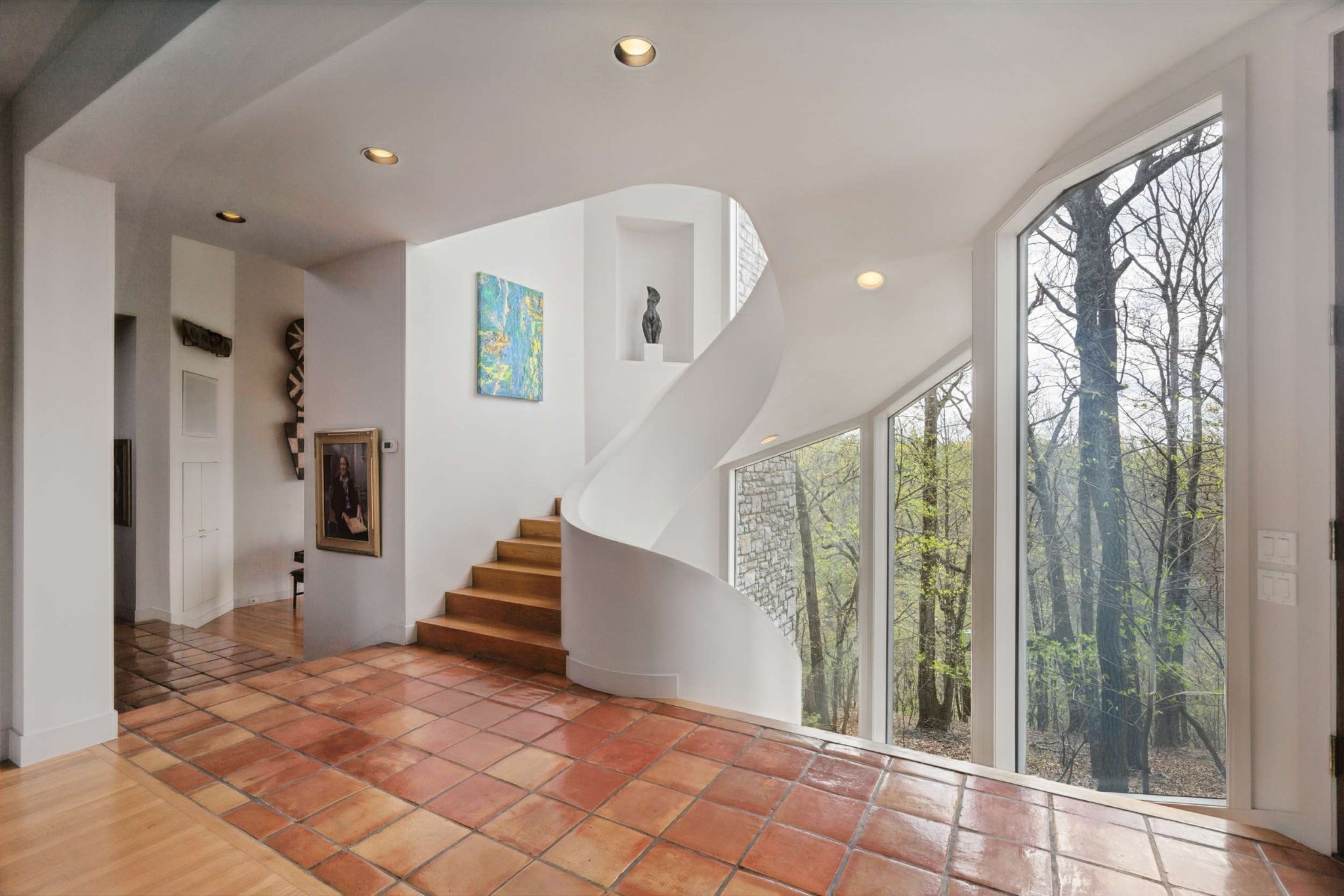 5870 Fredricksburg Dr