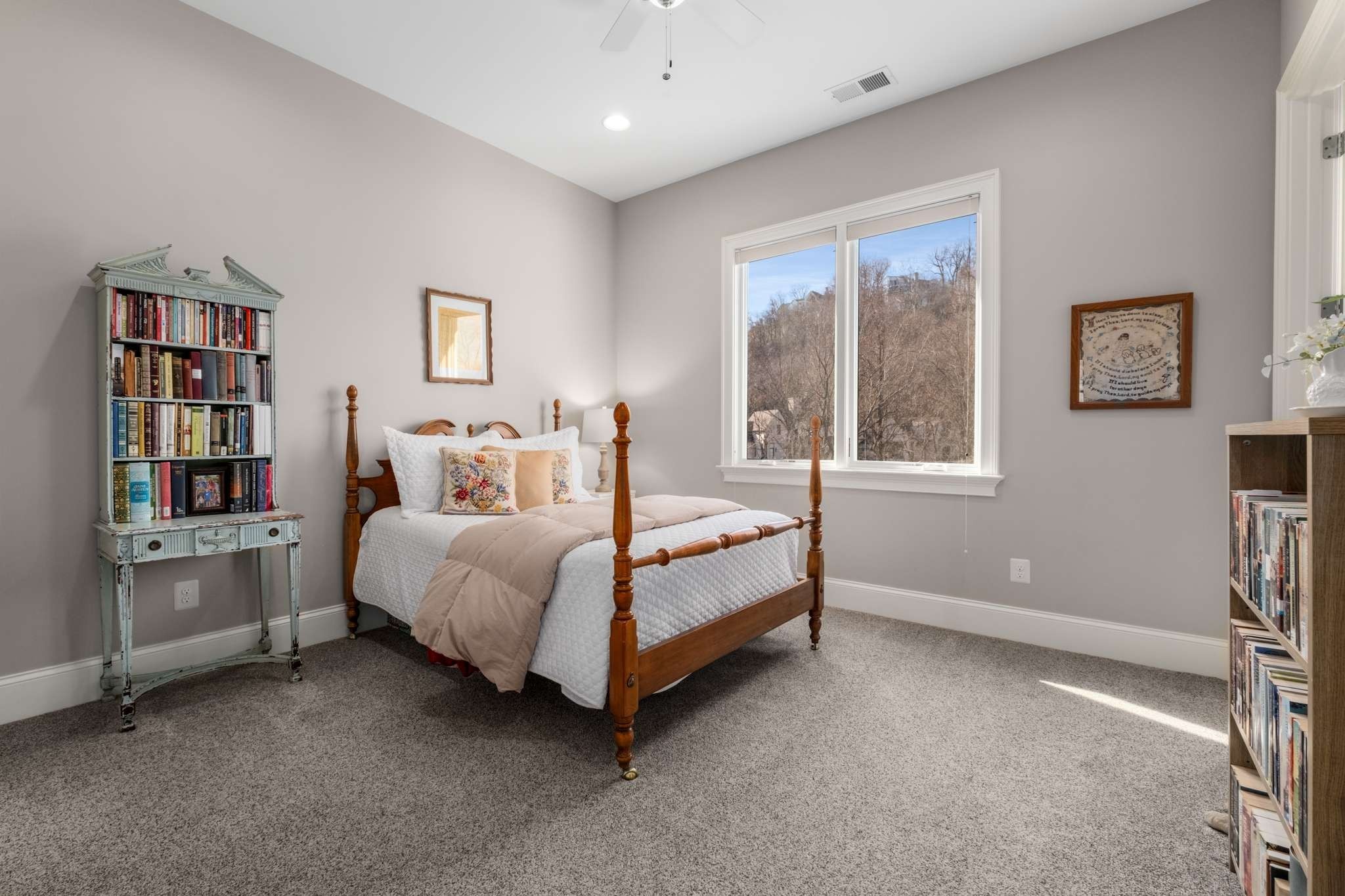 1236 Saxon Dr