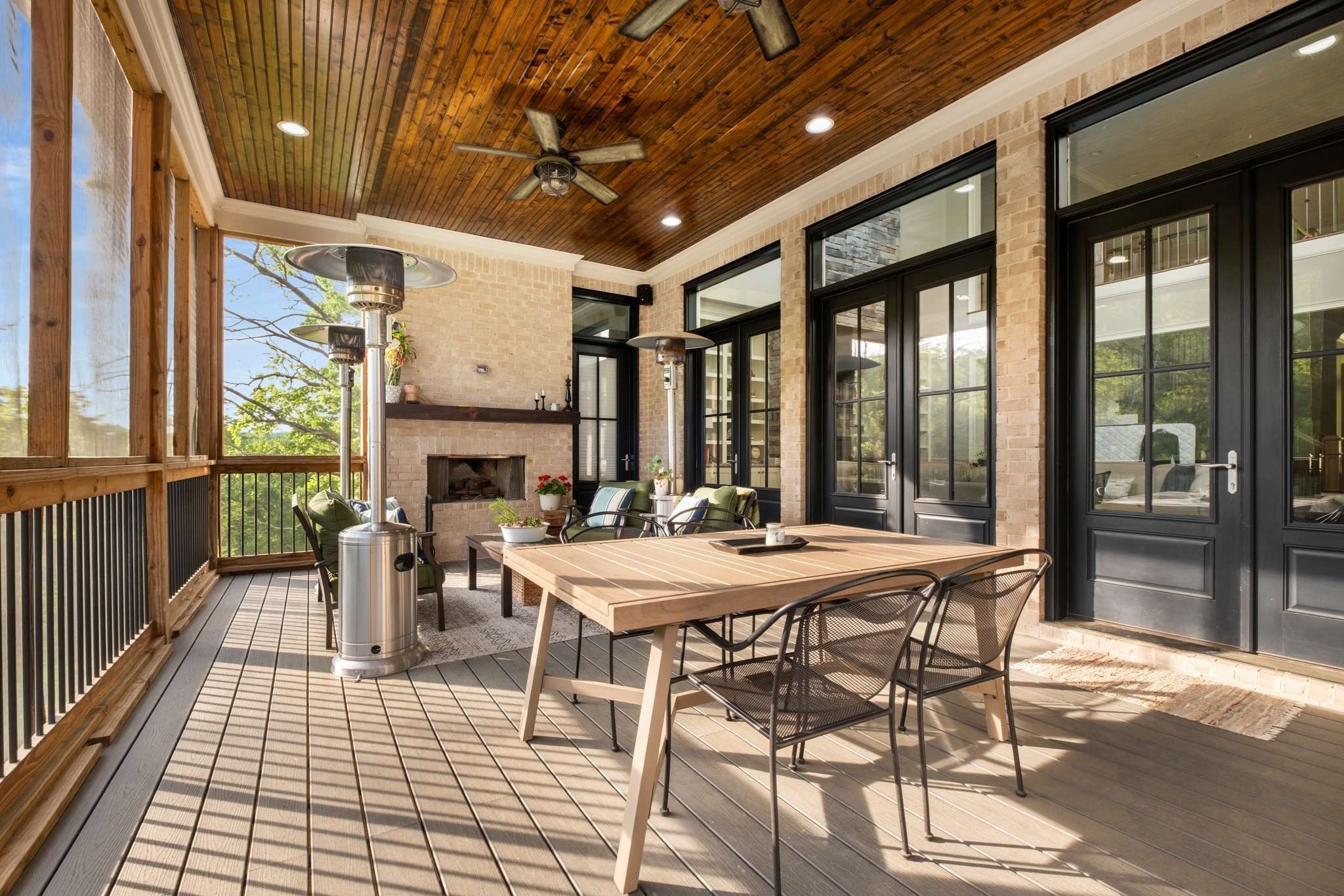 1236 Saxon Dr