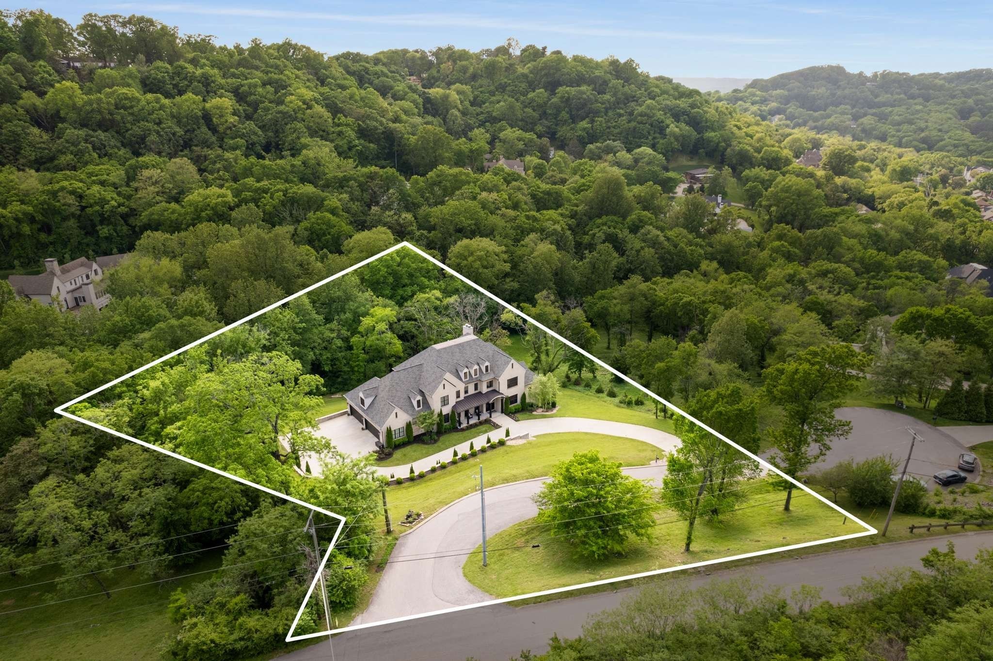 1236 Saxon Dr