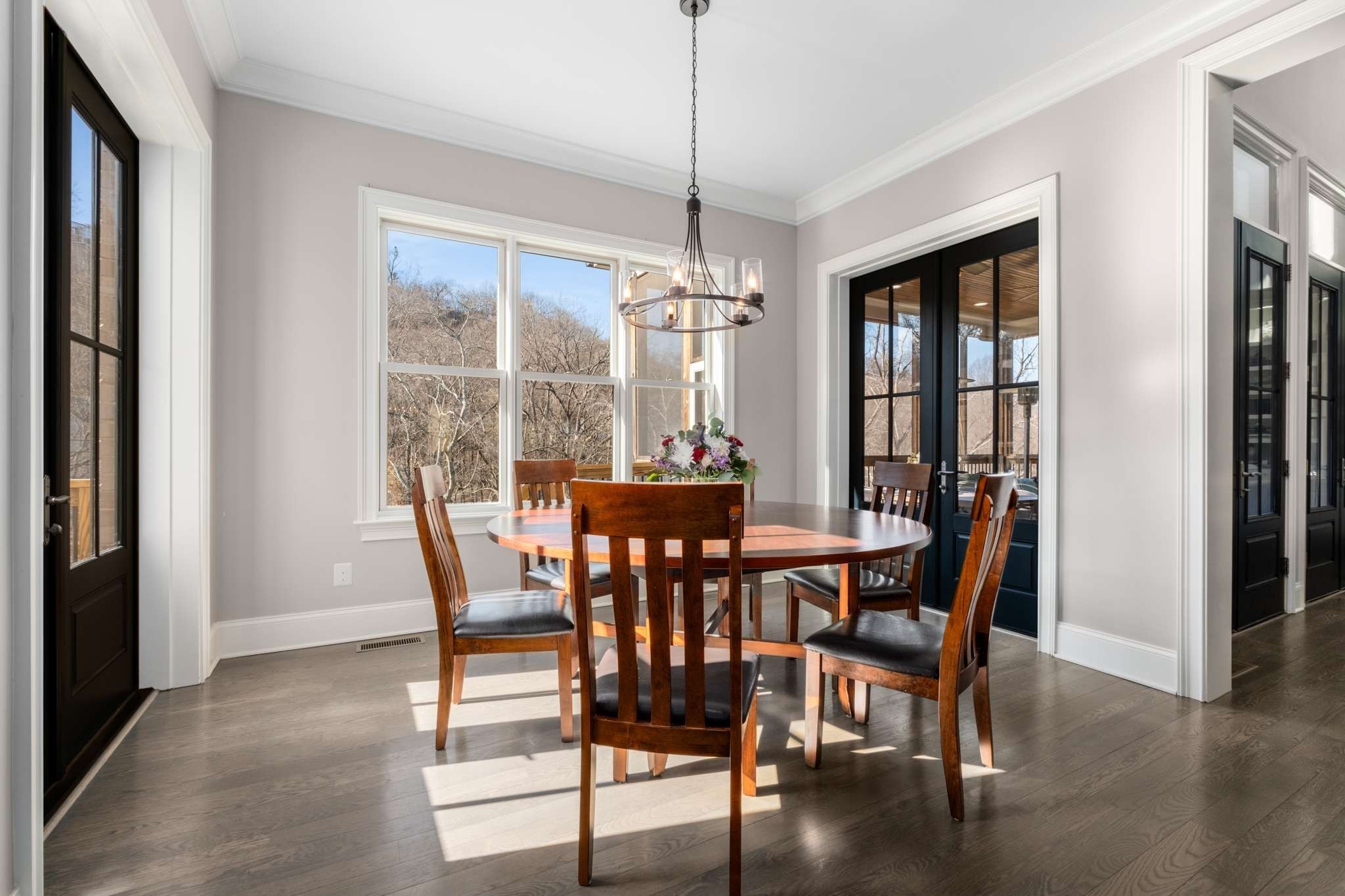 1236 Saxon Dr