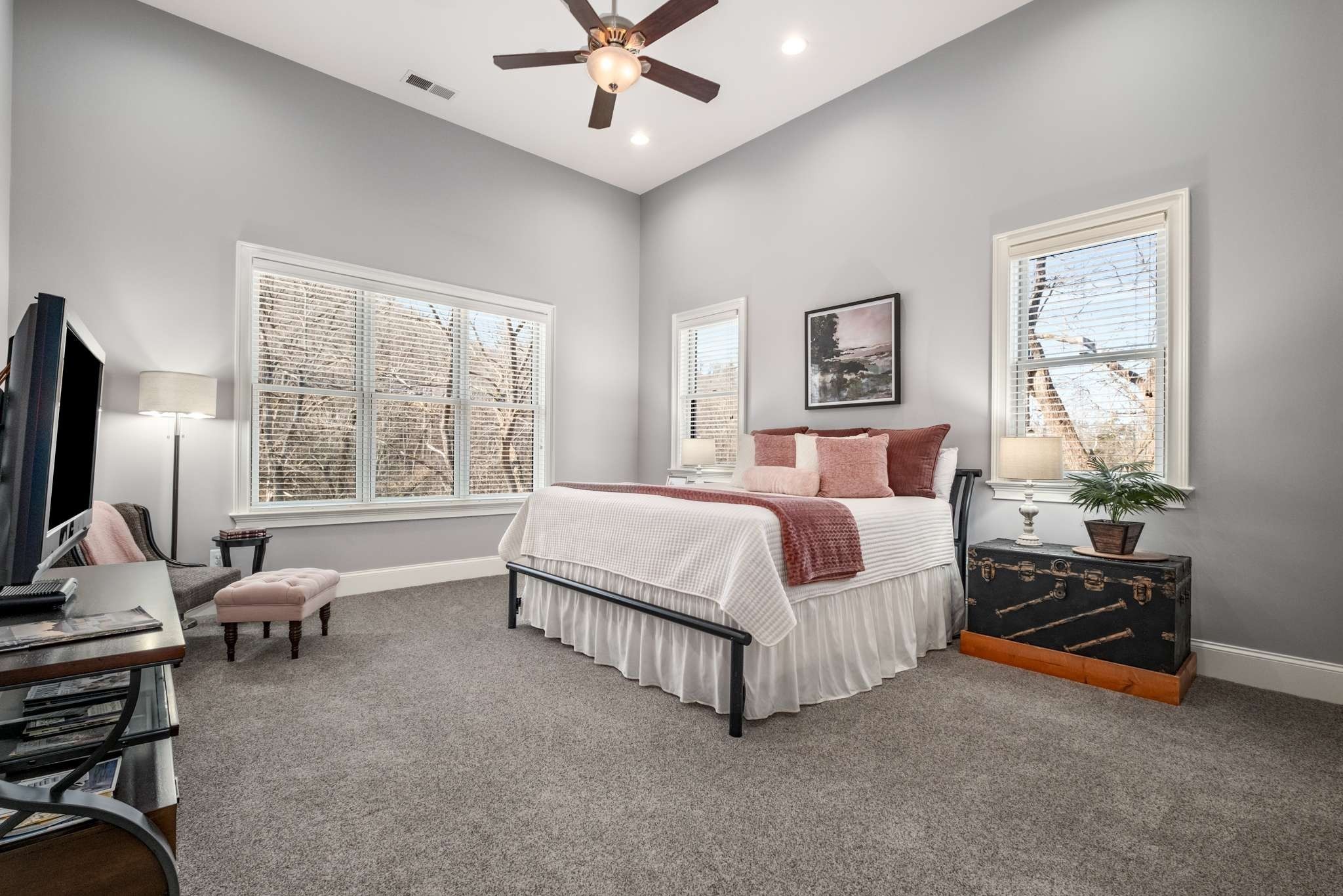 1236 Saxon Dr