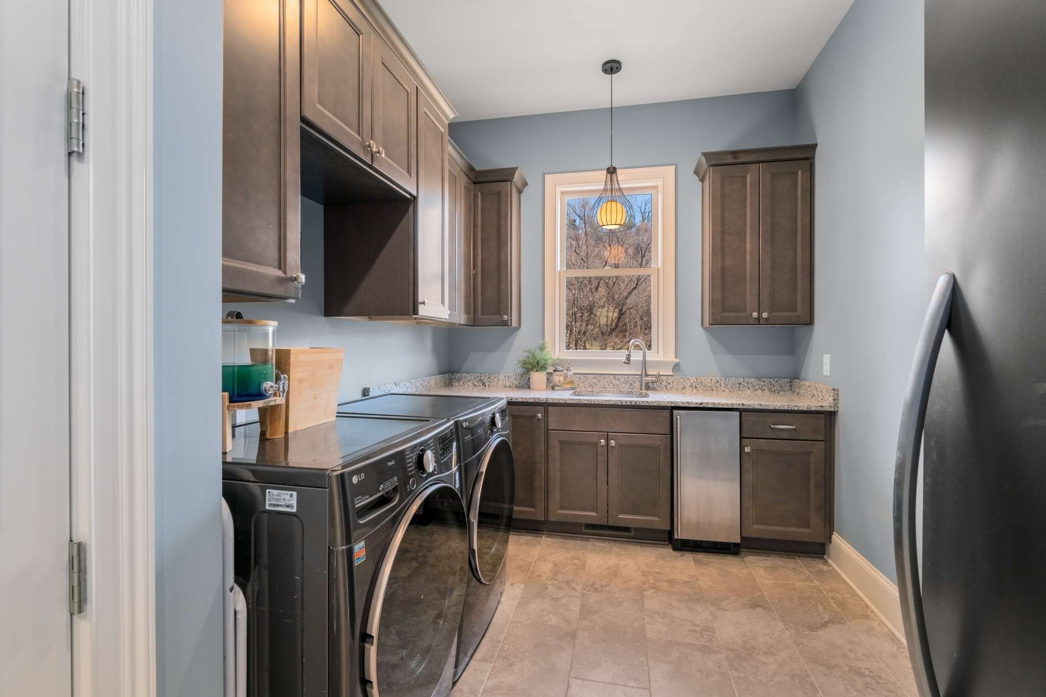 1236 Saxon Dr