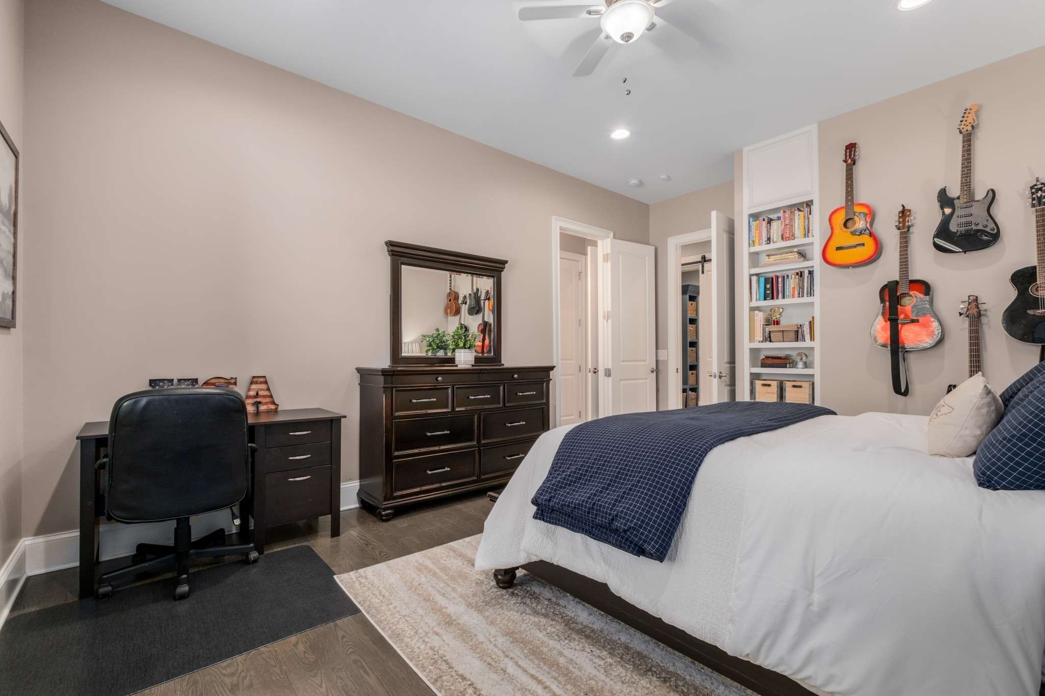 1236 Saxon Dr