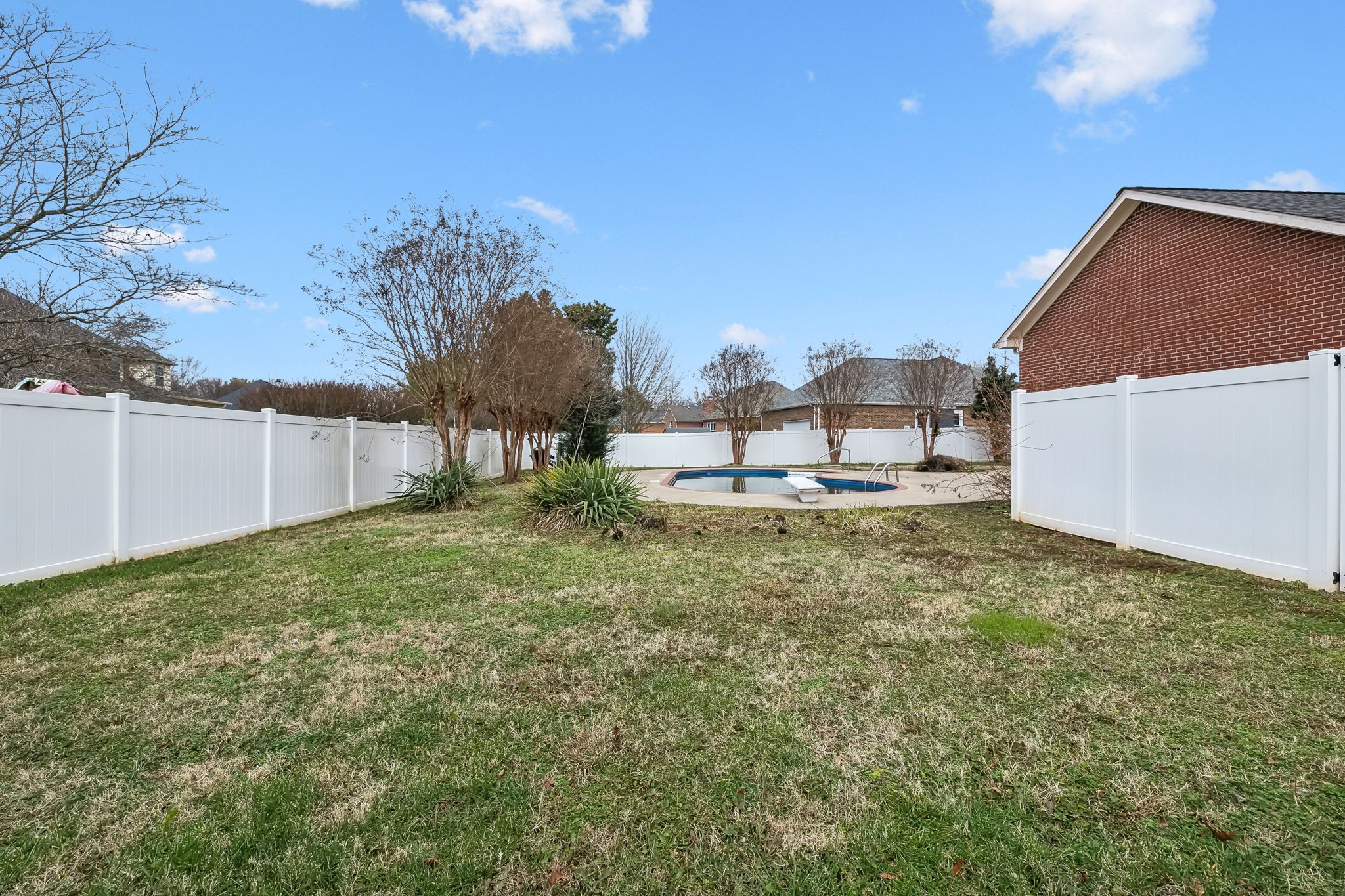 1542 Kensington Dr