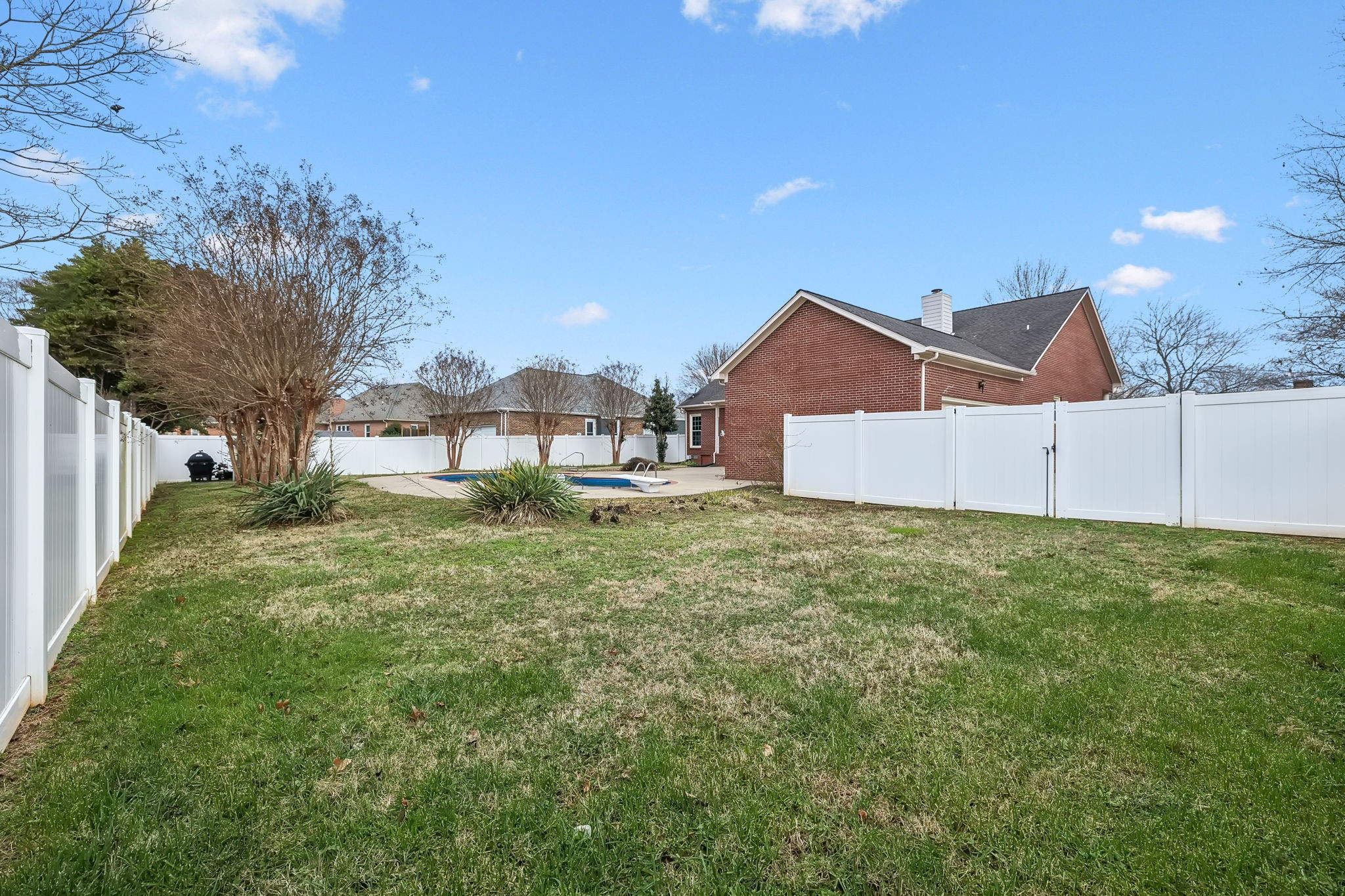 1542 Kensington Dr